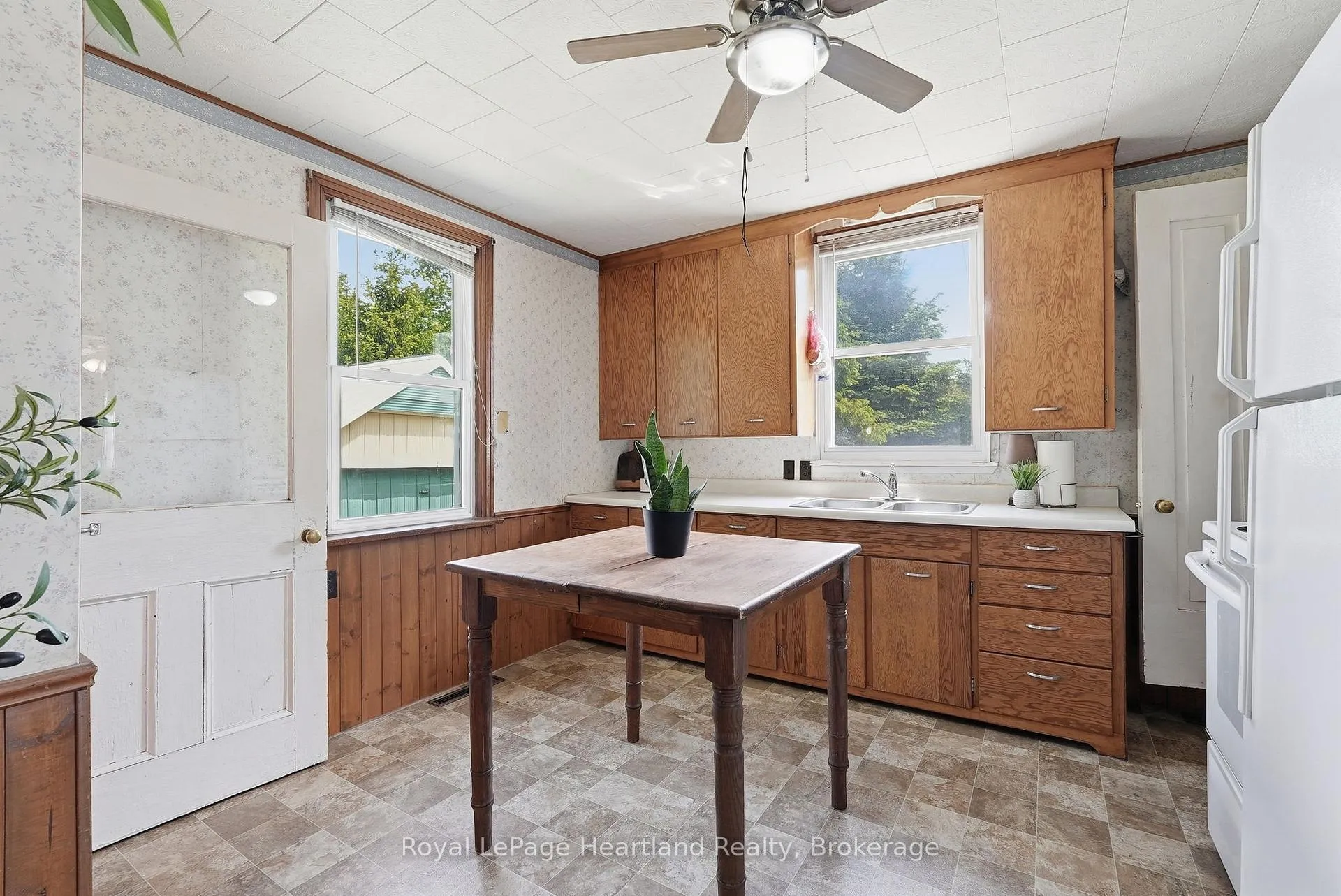 Photo 17 of 41574 Kirkton Road, South Huron, Usborne — HOMEH