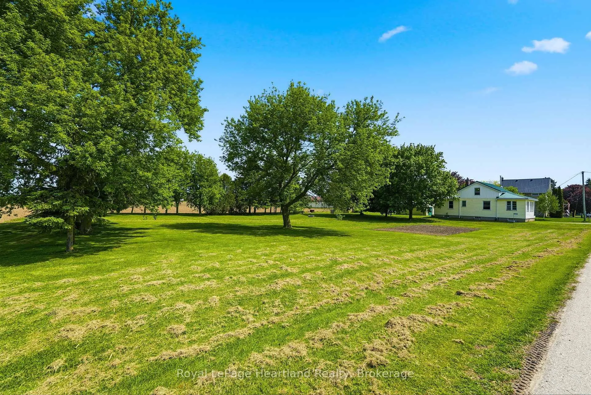Photo 31 of 41574 Kirkton Road, South Huron, Usborne — HOMEH