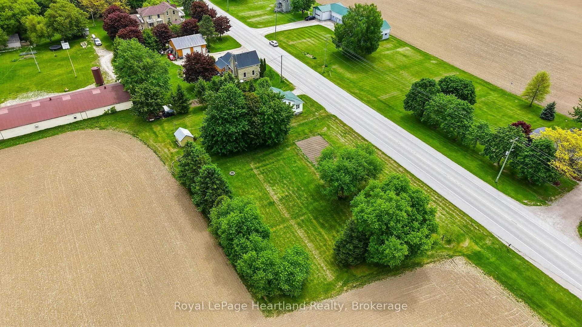 Photo 34 of 41574 Kirkton Road, South Huron, Usborne — HOMEH