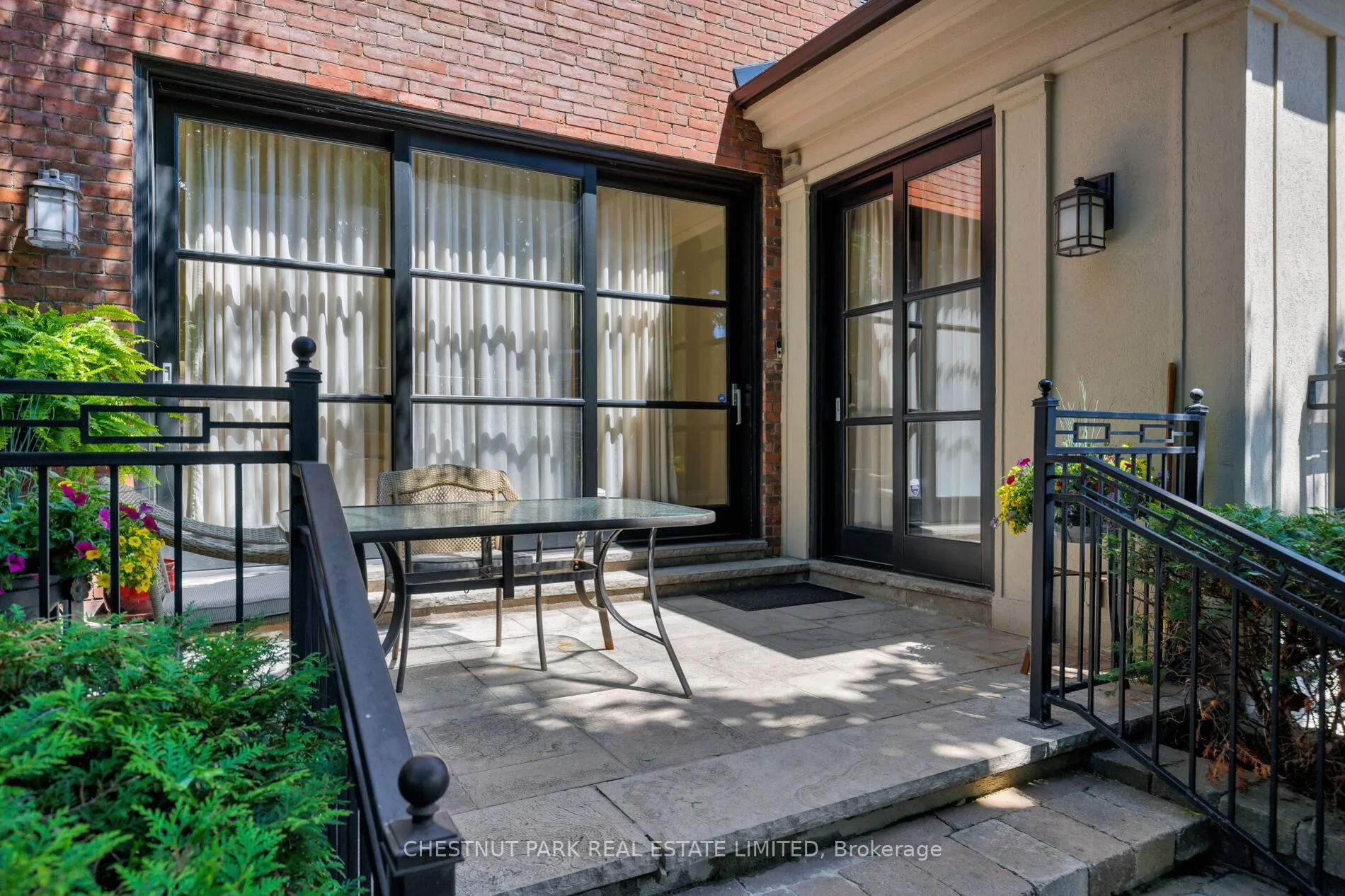 Photo 8 of 386 Palmerston Boulevard, Toronto, Palmerston-Little Italy — HOMEH