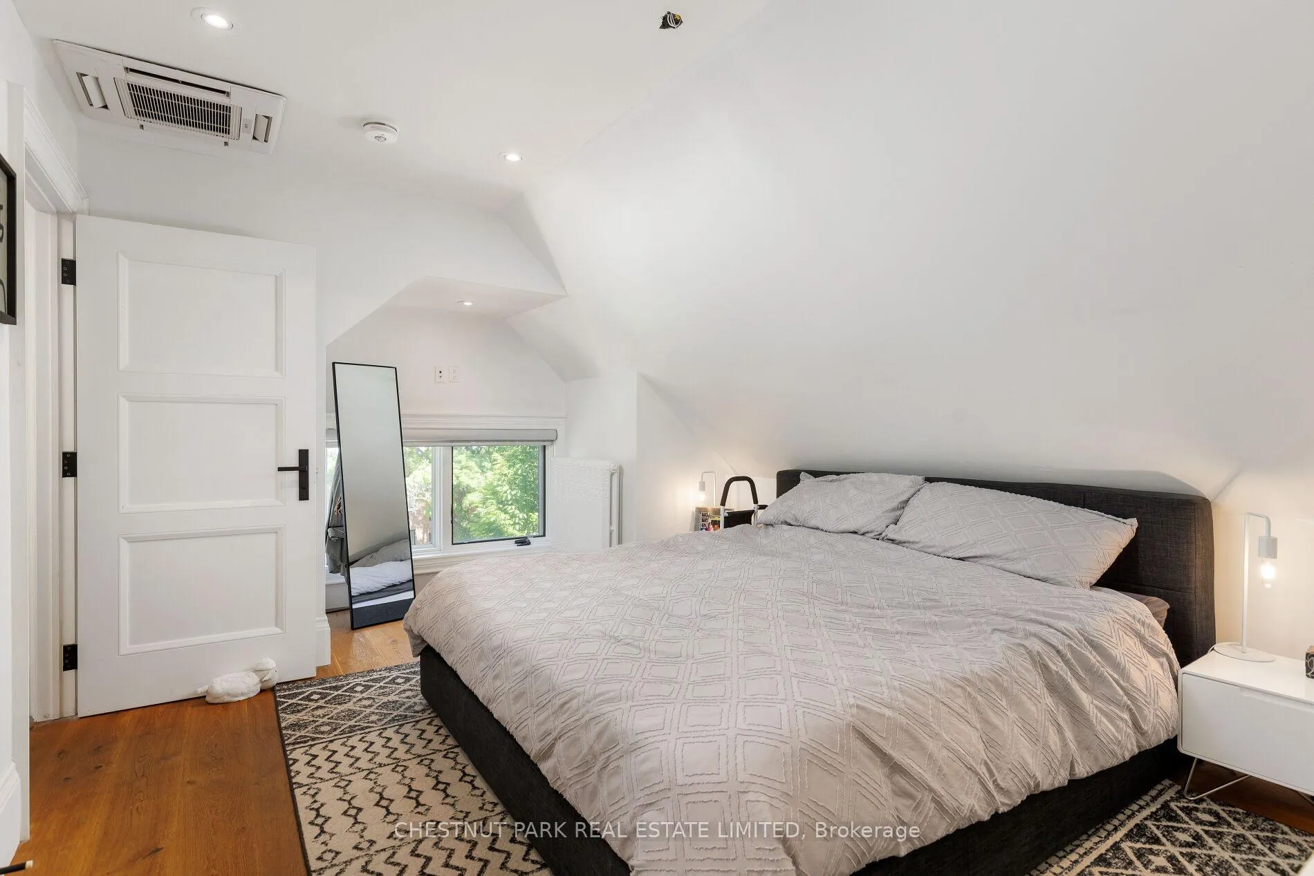 Photo 29 of 386 Palmerston Boulevard, Toronto, Palmerston-Little Italy — HOMEH