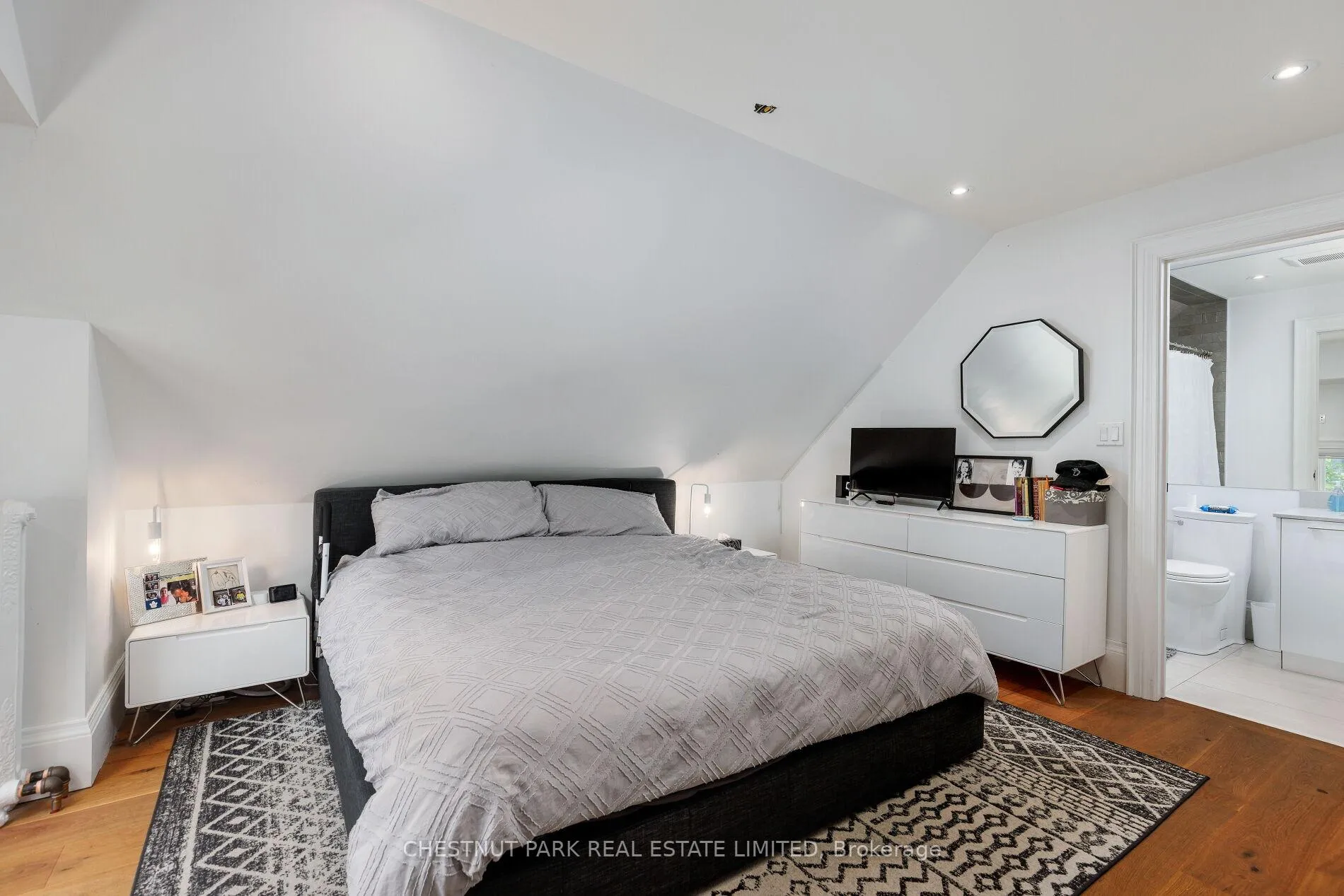 Photo 30 of 386 Palmerston Boulevard, Toronto, Palmerston-Little Italy — HOMEH