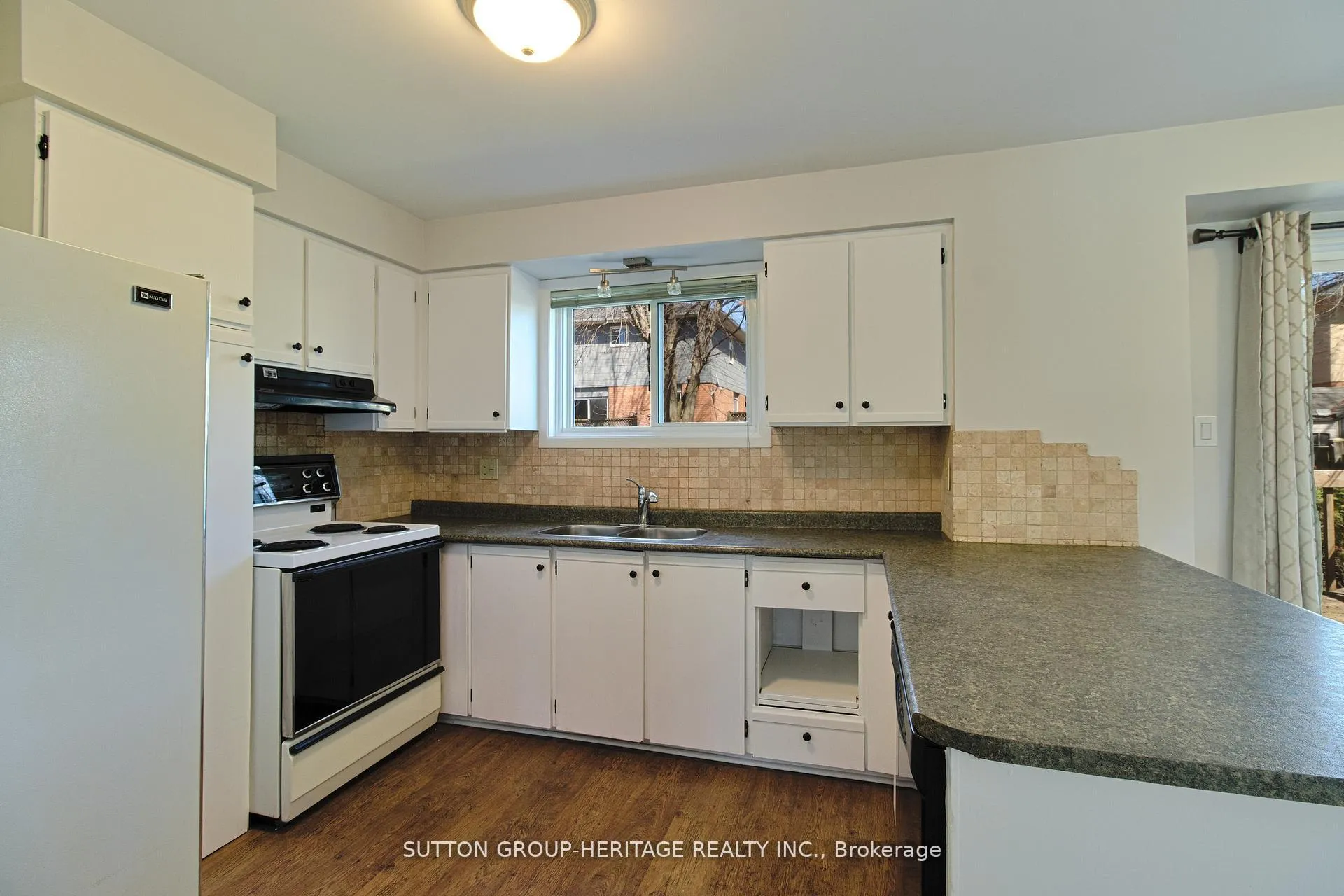 Photo 6 of 159 Melissa Crescent, Whitby, Blue Grass Meadows — HOMEH
