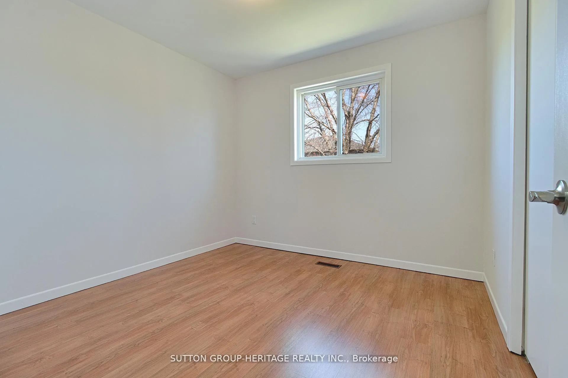 Photo 12 of 159 Melissa Crescent, Whitby, Blue Grass Meadows — HOMEH