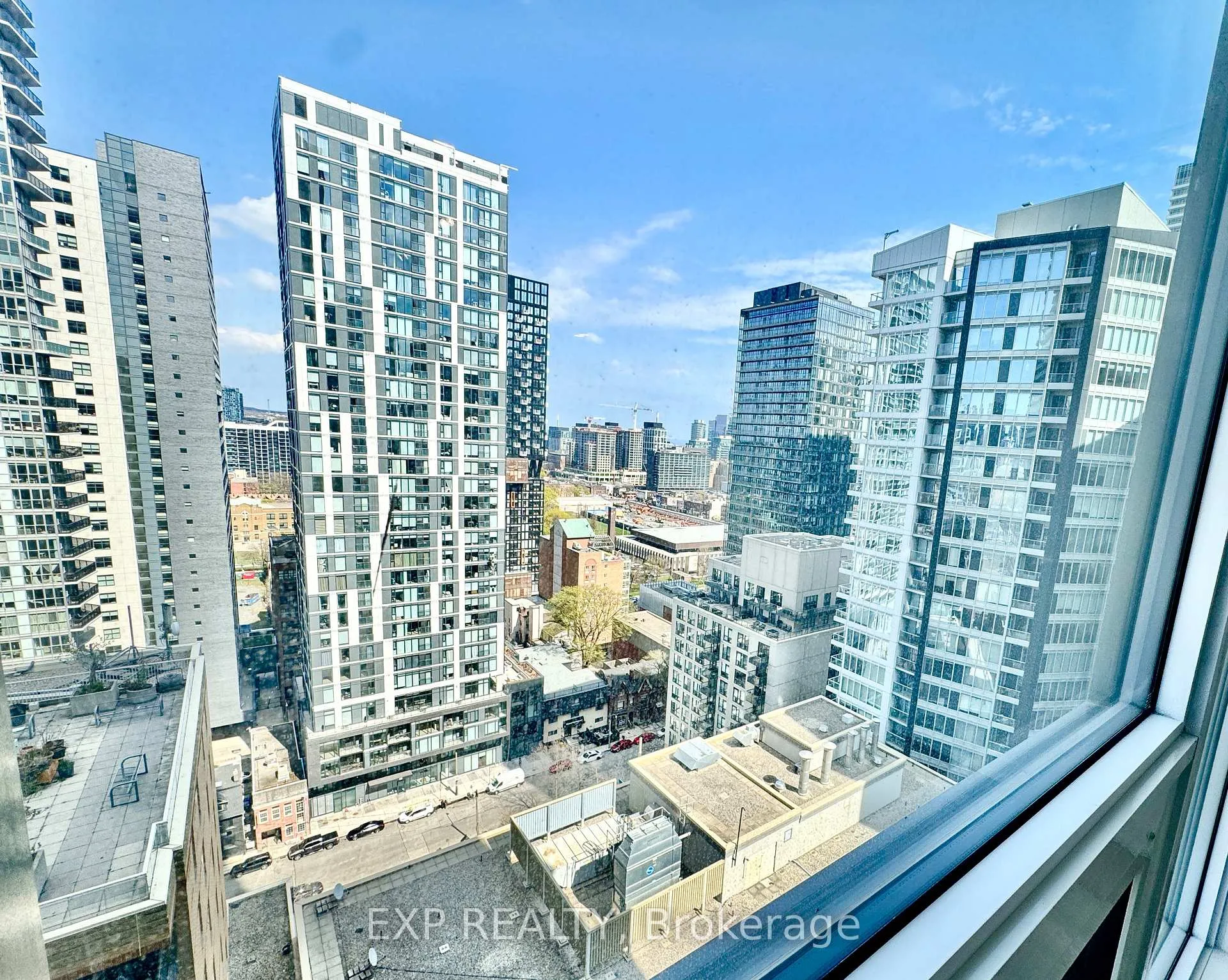Front of Unit 2201, 82 Dalhousie Street