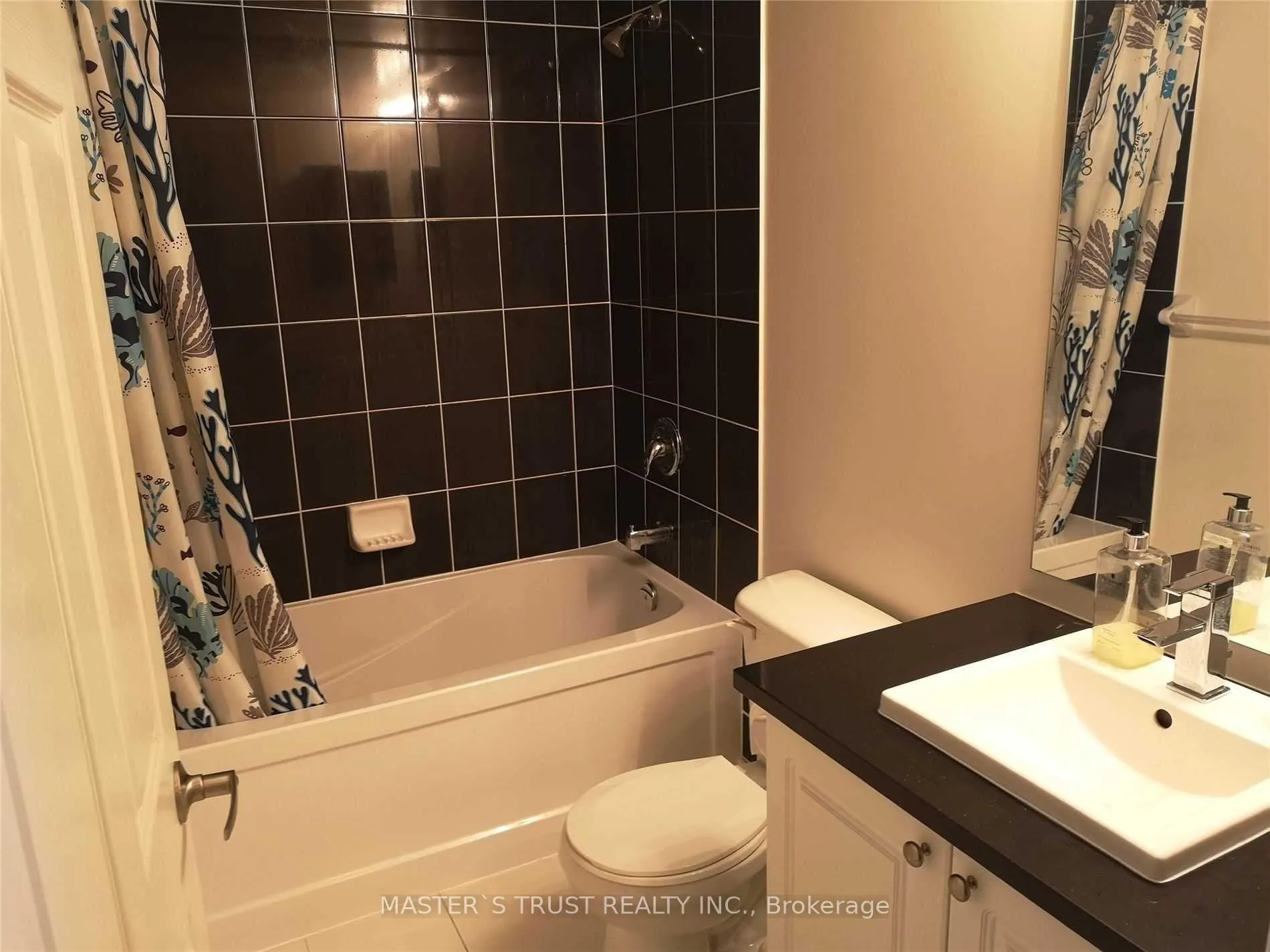 Photo 8 of Unit 3908, 19 Grand Trunk Crescent, Toronto, Waterfront Communities — HOMEH