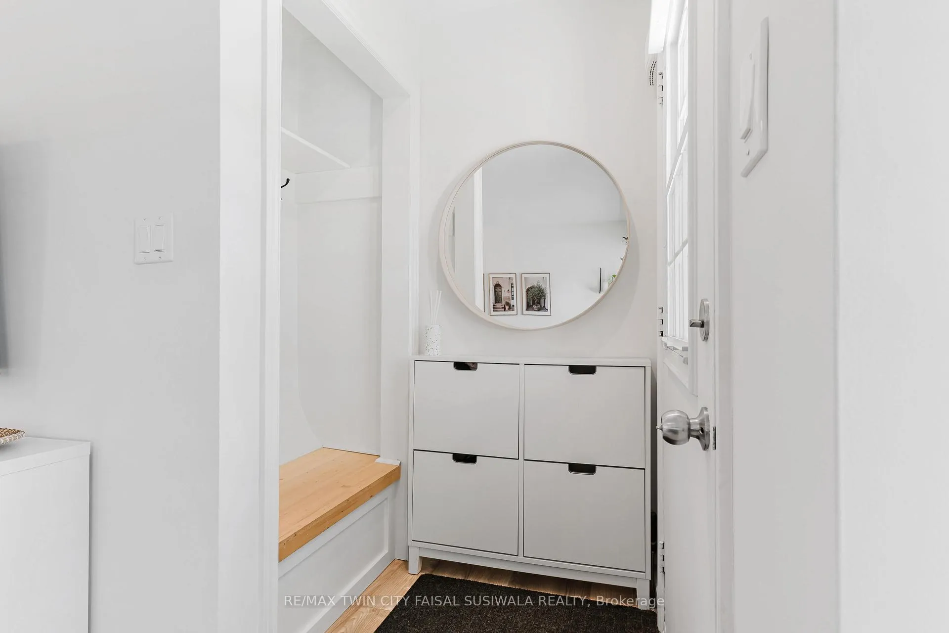 Photo 10 of 42 Fourth Avenue, Cambridge — HOMEH