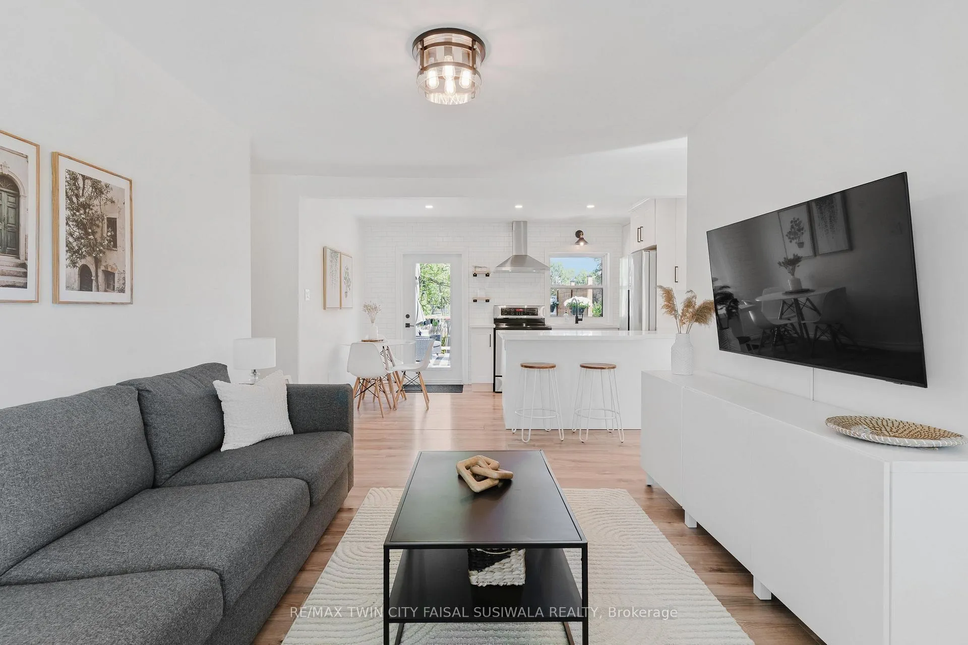 Photo 13 of 42 Fourth Avenue, Cambridge — HOMEH