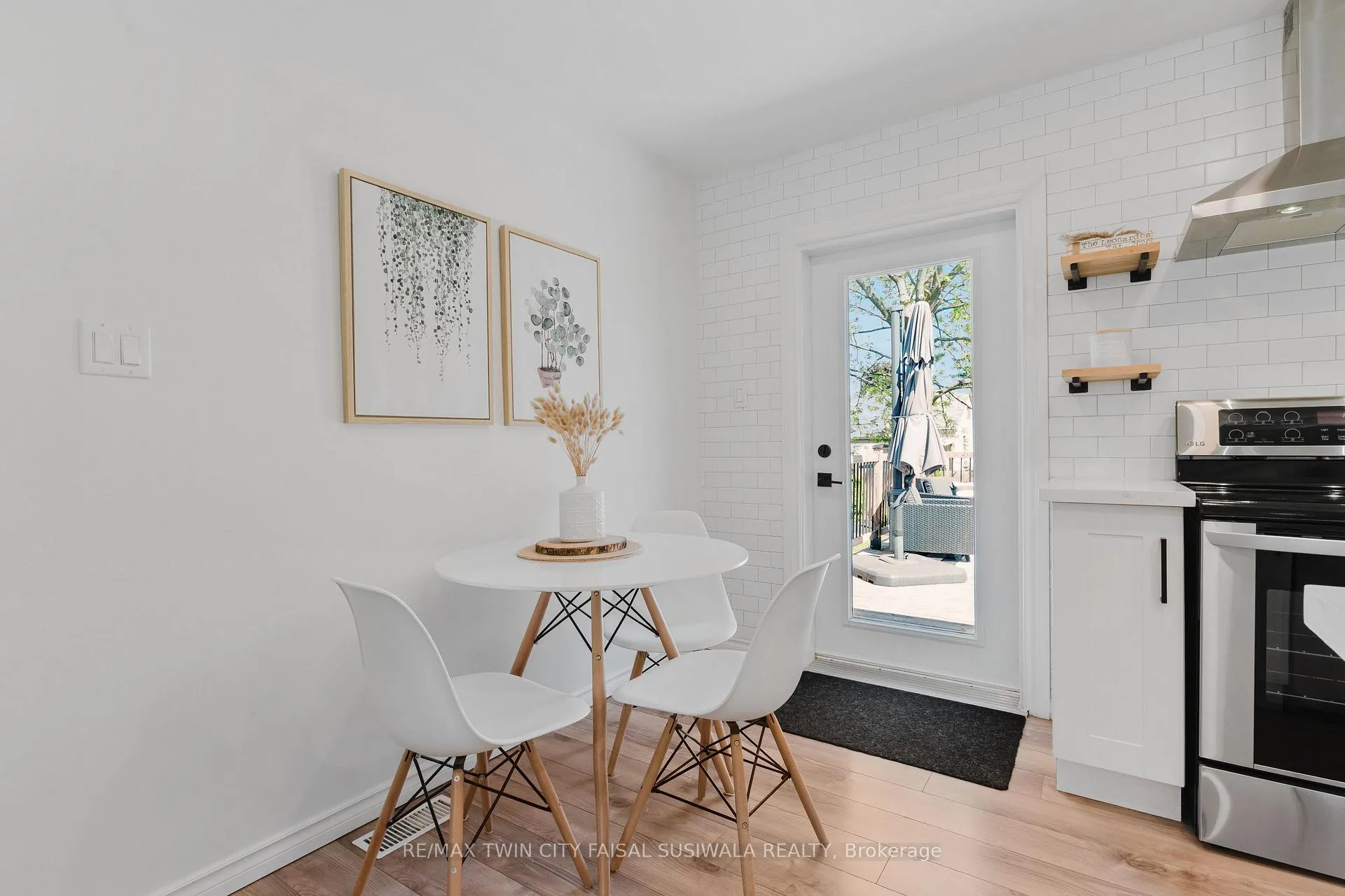 Photo 17 of 42 Fourth Avenue, Cambridge — HOMEH