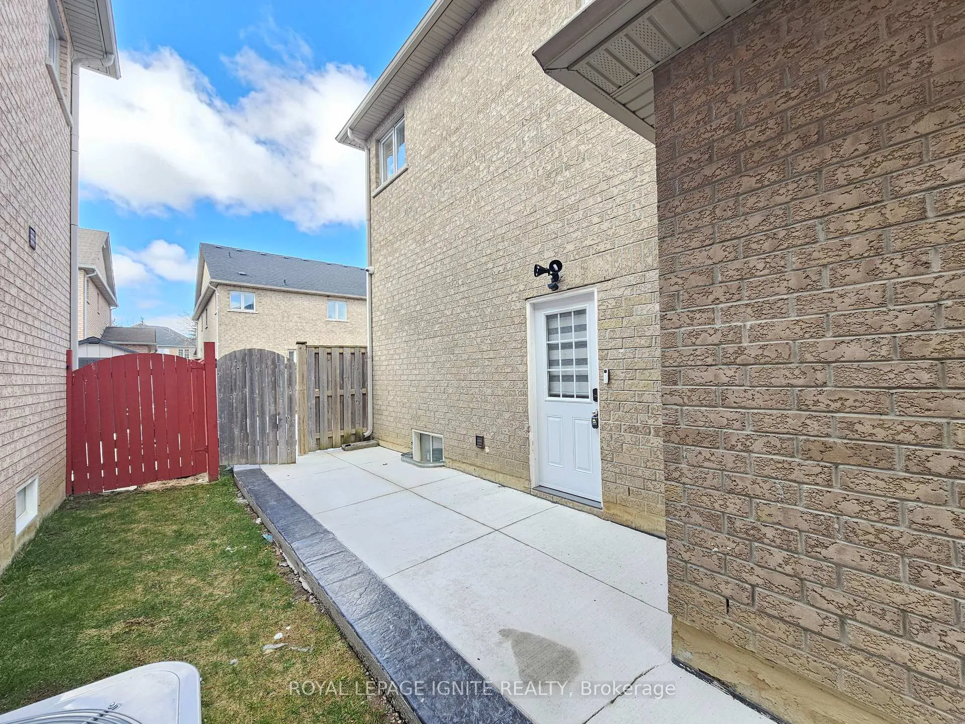 Photo 2 of 6 Timmins Street, Brampton, Sandringham-Wellington — HOMEH