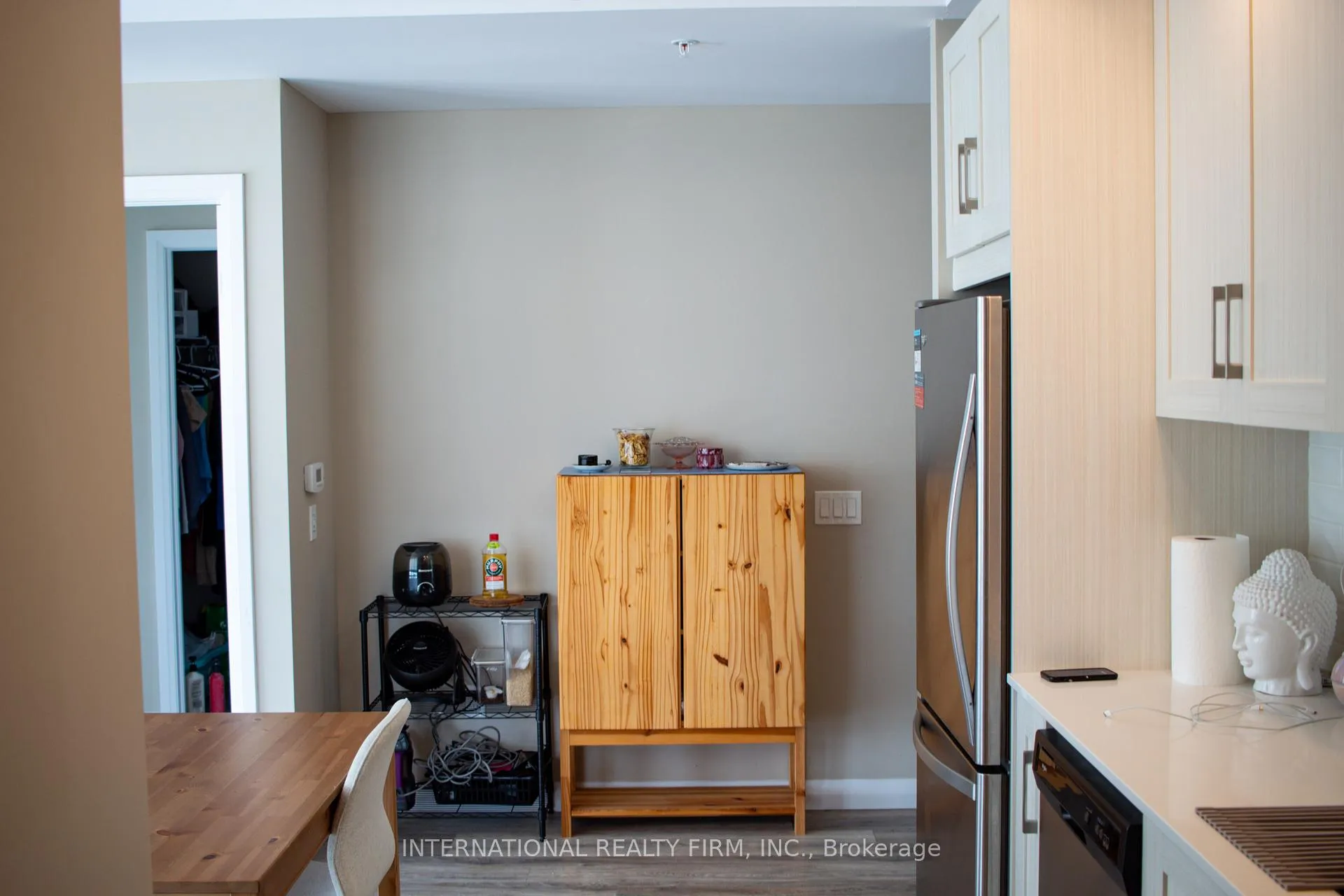 Photo 7 of Unit 2305, 60 Charles Street W, Kitchener, City Commercial Core — HOMEH