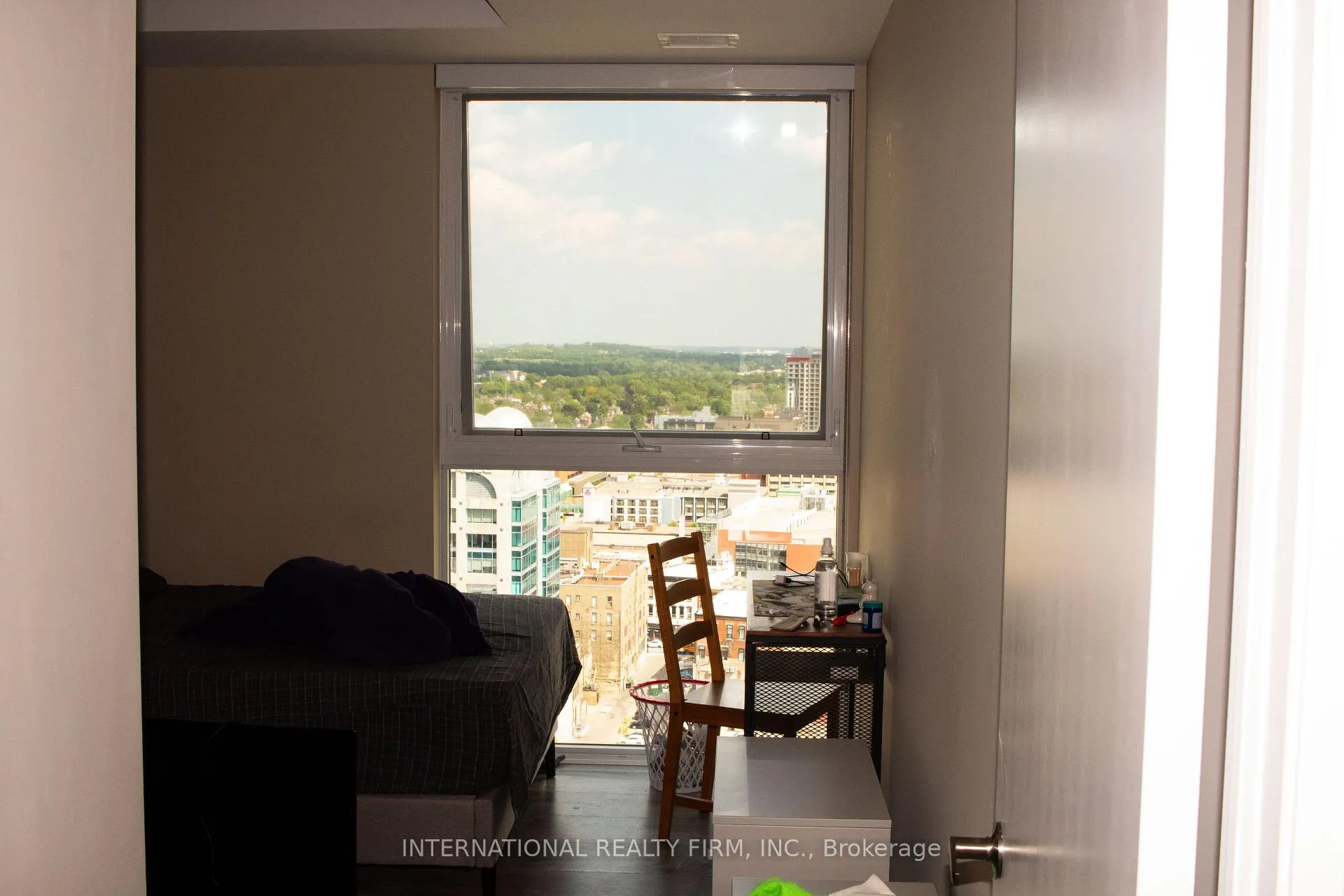 Photo 8 of Unit 2305, 60 Charles Street W, Kitchener, City Commercial Core — HOMEH