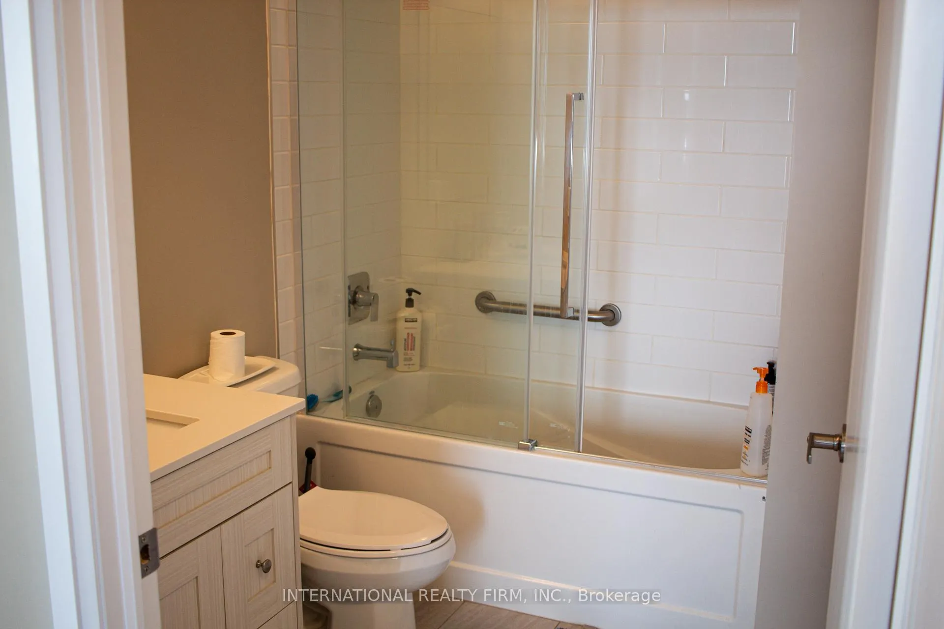 Photo 12 of Unit 2305, 60 Charles Street W, Kitchener, City Commercial Core — HOMEH