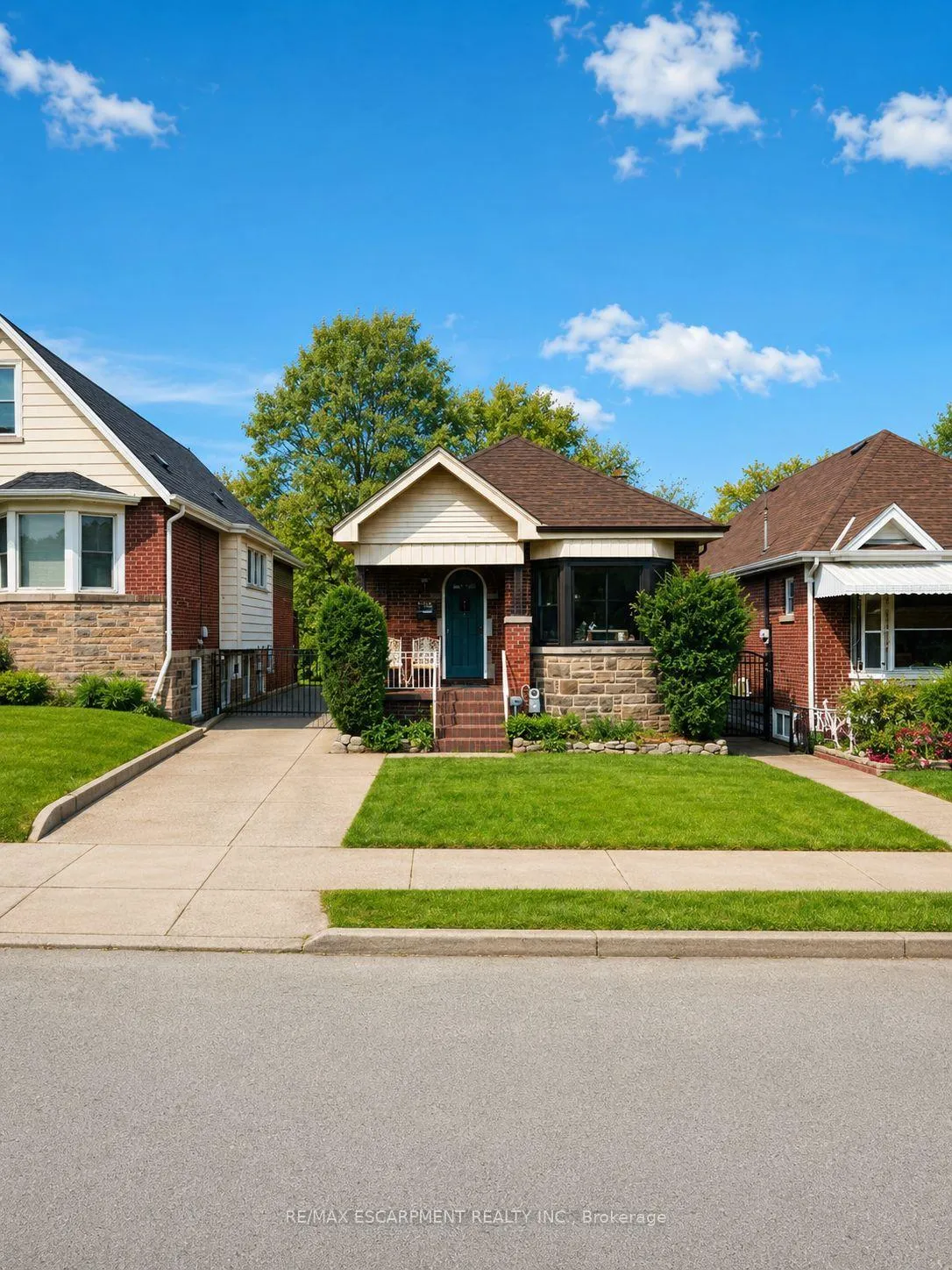Photo 1 of 278 Huxley Avenue S, Hamilton, Delta — HOMEH