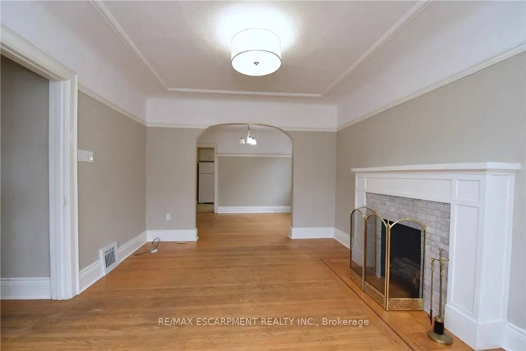 Photo 5 of 278 Huxley Avenue S, Hamilton, Delta — HOMEH