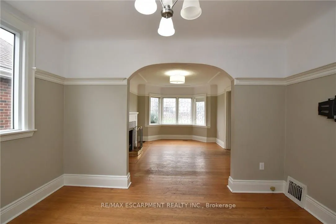 Photo 7 of 278 Huxley Avenue S, Hamilton, Delta — HOMEH