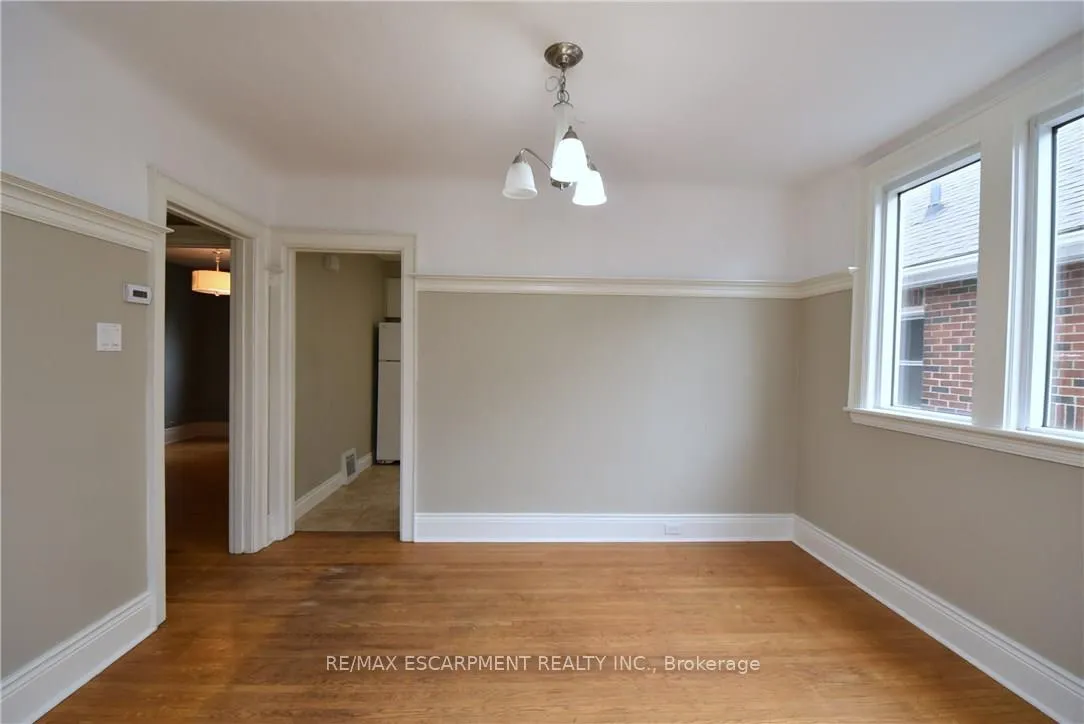Photo 8 of 278 Huxley Avenue S, Hamilton, Delta — HOMEH
