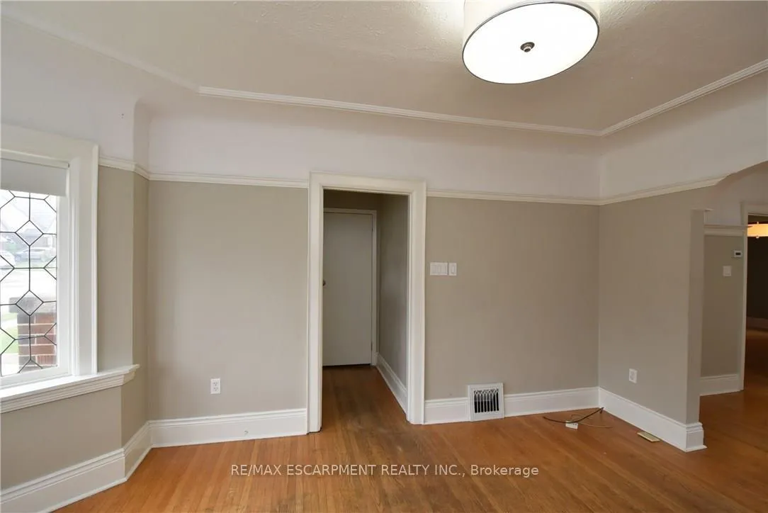 Photo 13 of 278 Huxley Avenue S, Hamilton, Delta — HOMEH