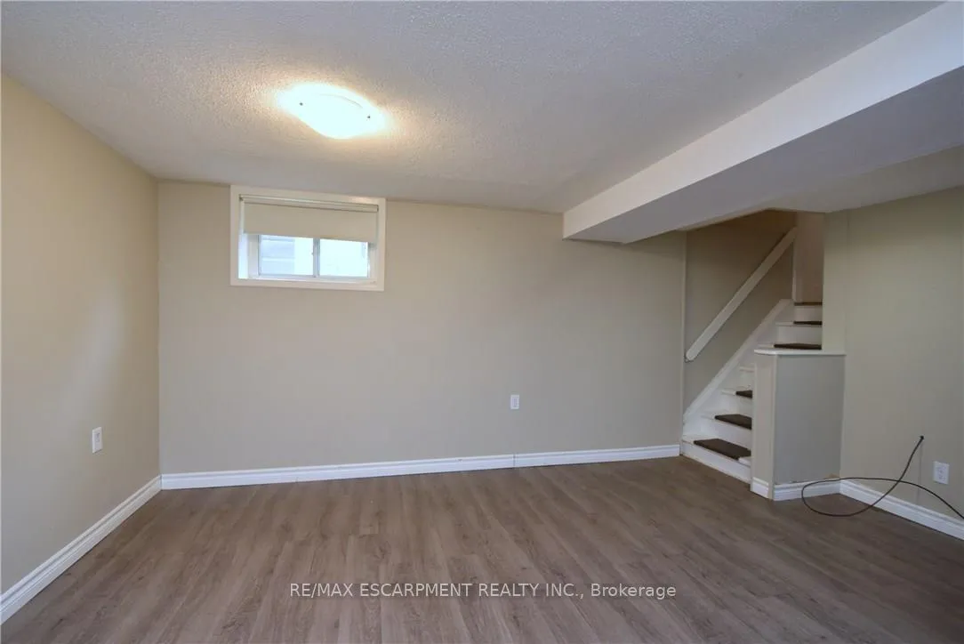 Photo 18 of 278 Huxley Avenue S, Hamilton, Delta — HOMEH