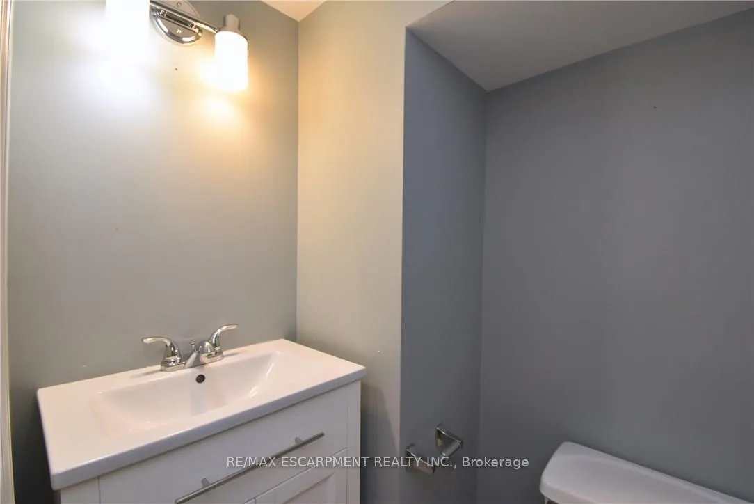 Photo 22 of 278 Huxley Avenue S, Hamilton, Delta — HOMEH