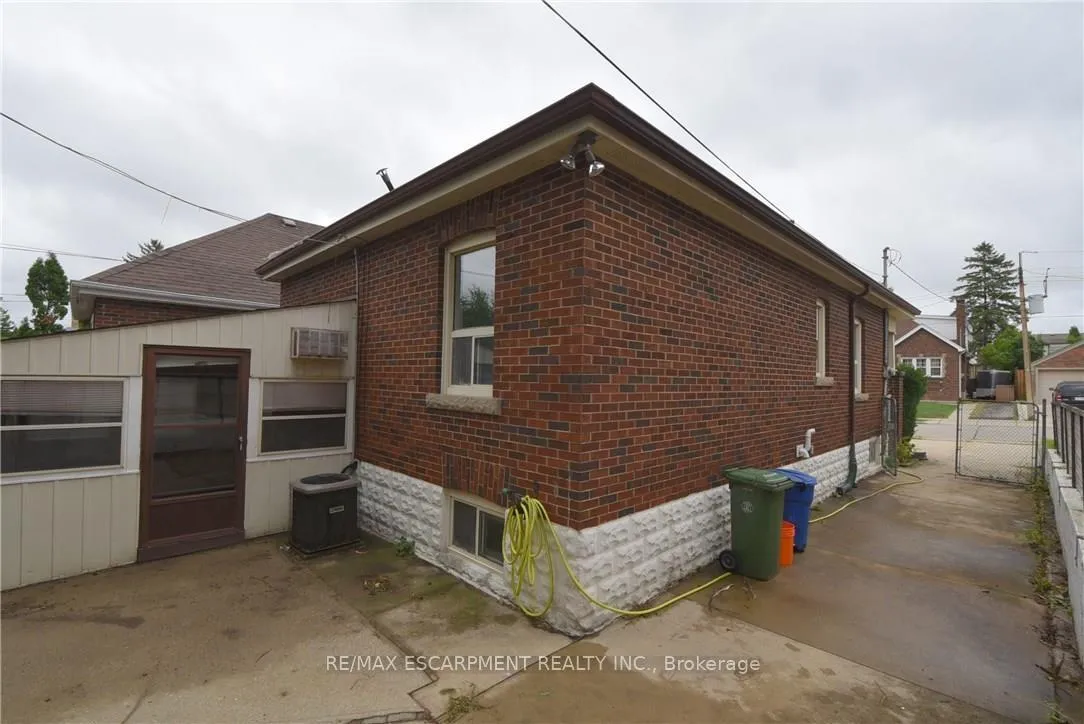 Photo 27 of 278 Huxley Avenue S, Hamilton, Delta — HOMEH