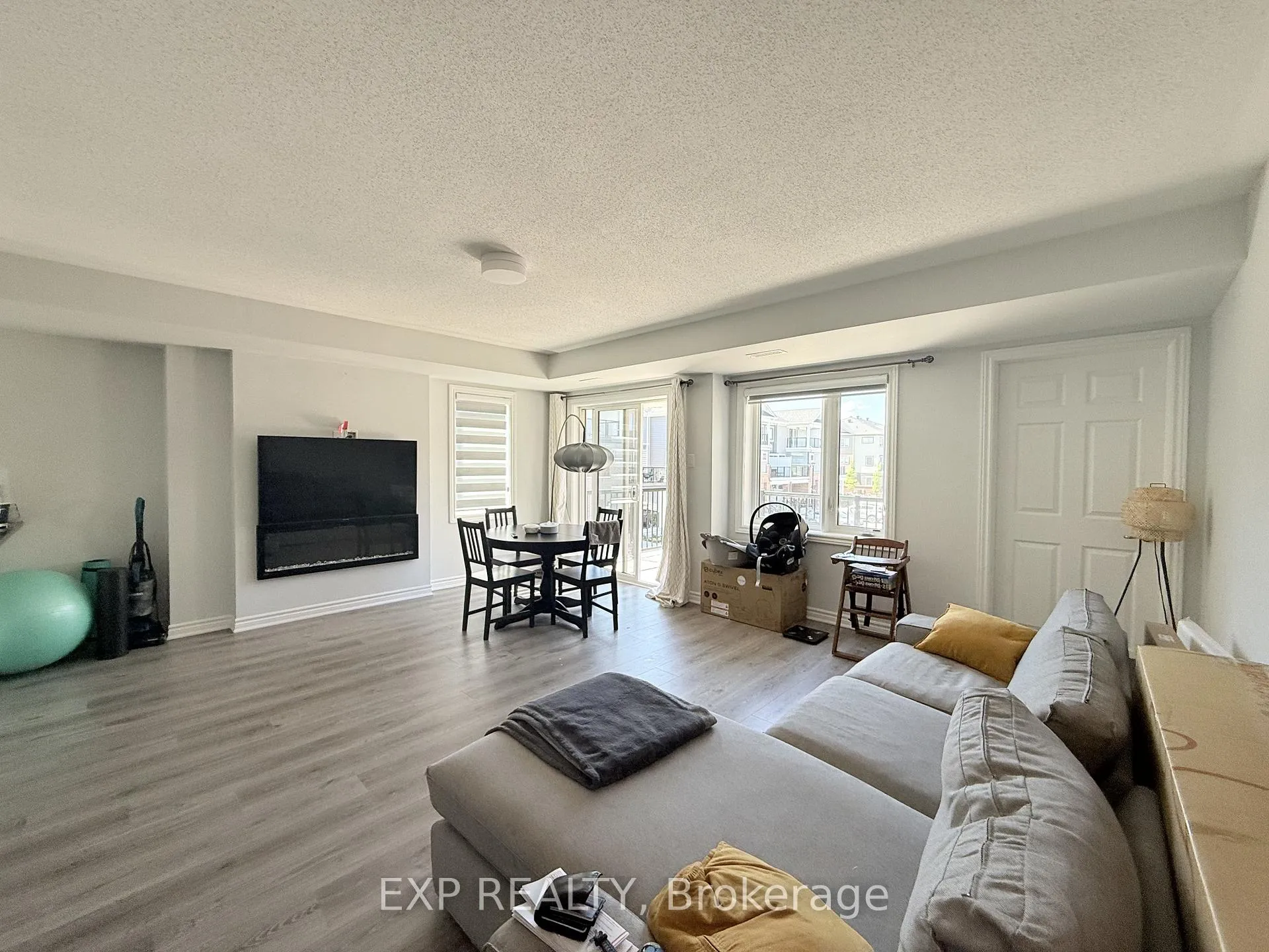 Photo 4 of 417 Pilot Private, Ottawa, Kanata - Emerald Meadows/Trailwest — HOMEH