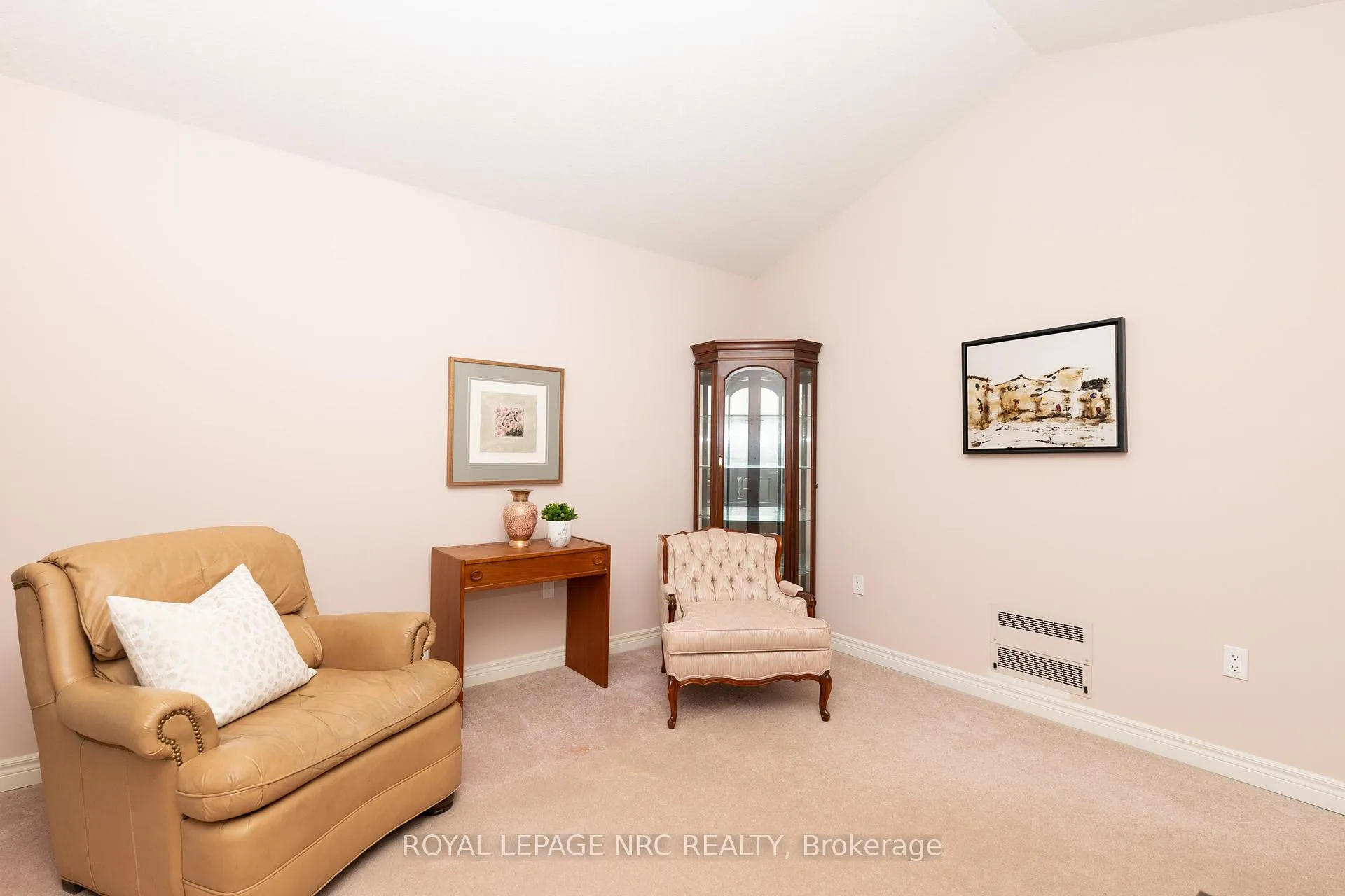 Photo 15 of 39 Oakridge Boulevard, Pelham, Fonthill — HOMEH