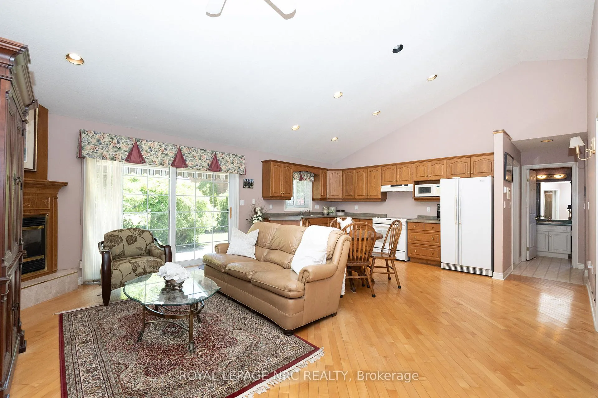 Photo 23 of 39 Oakridge Boulevard, Pelham, Fonthill — HOMEH
