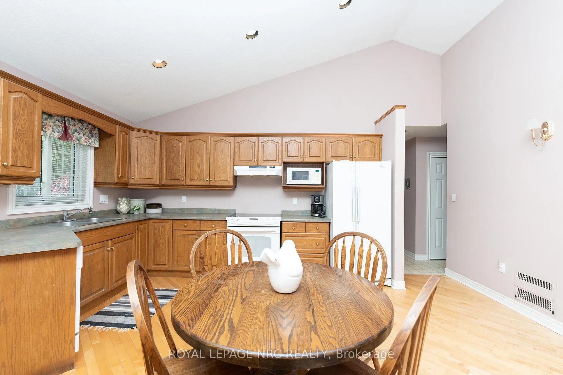 Photo 29 of 39 Oakridge Boulevard, Pelham, Fonthill — HOMEH