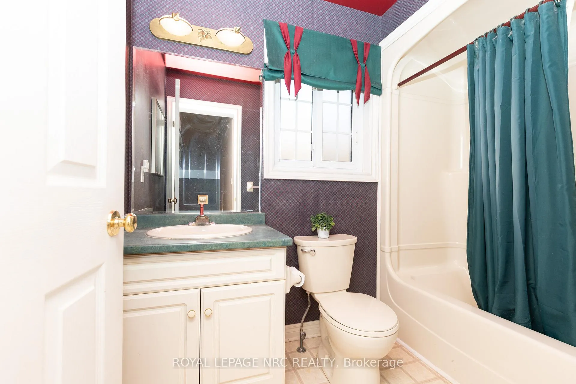 Photo 34 of 39 Oakridge Boulevard, Pelham, Fonthill — HOMEH