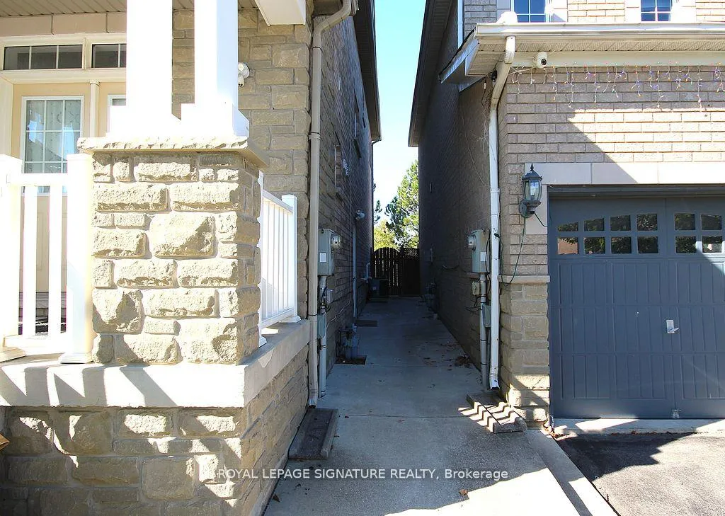 Photo 2 of Unit Lower, 70 Penbridge Circle, Brampton, Fletcher's Meadow — HOMEH