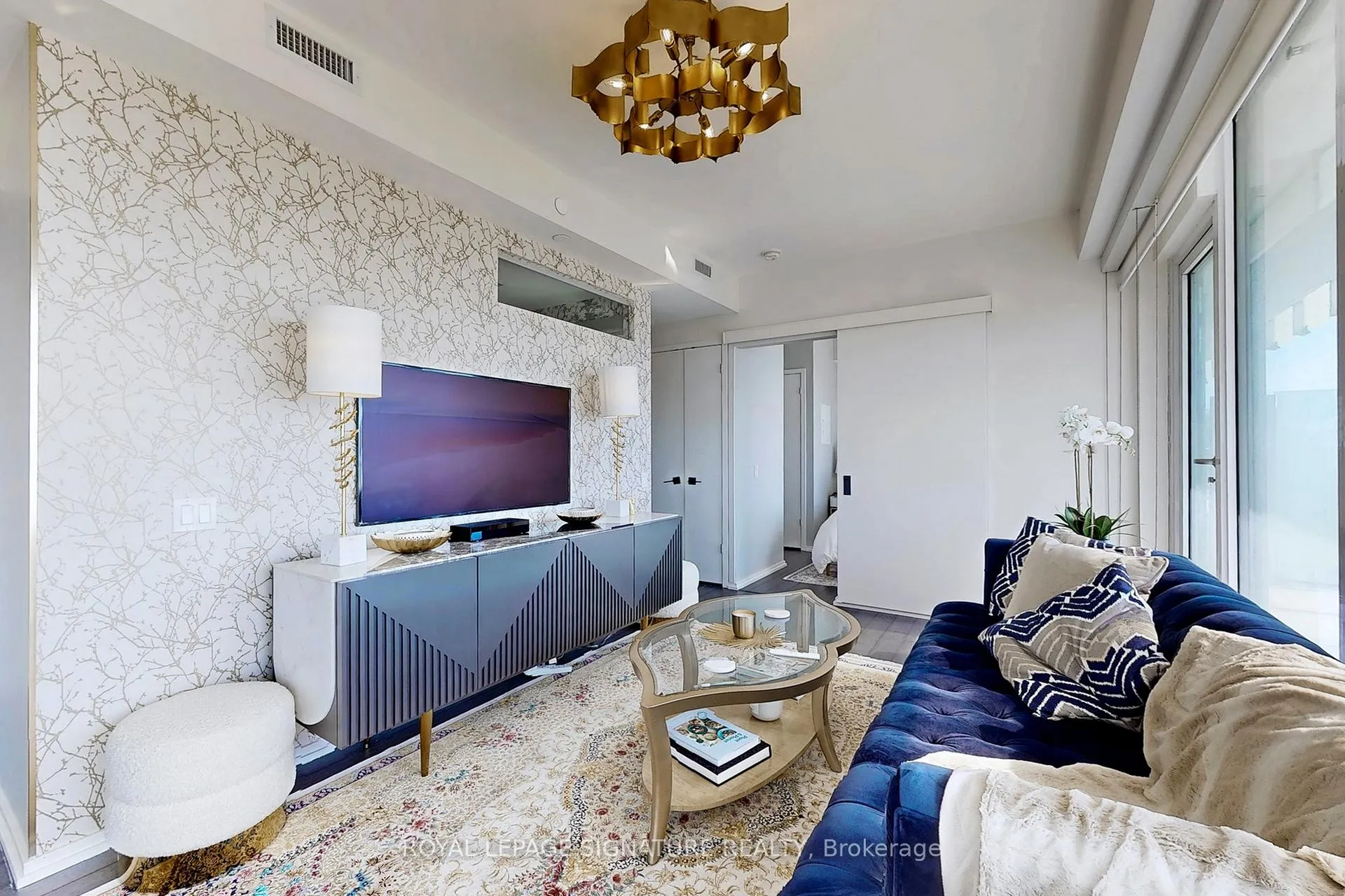 Photo 10 of Unit 4409, 197 Yonge Street, Toronto, Church-Yonge Corridor — HOMEH