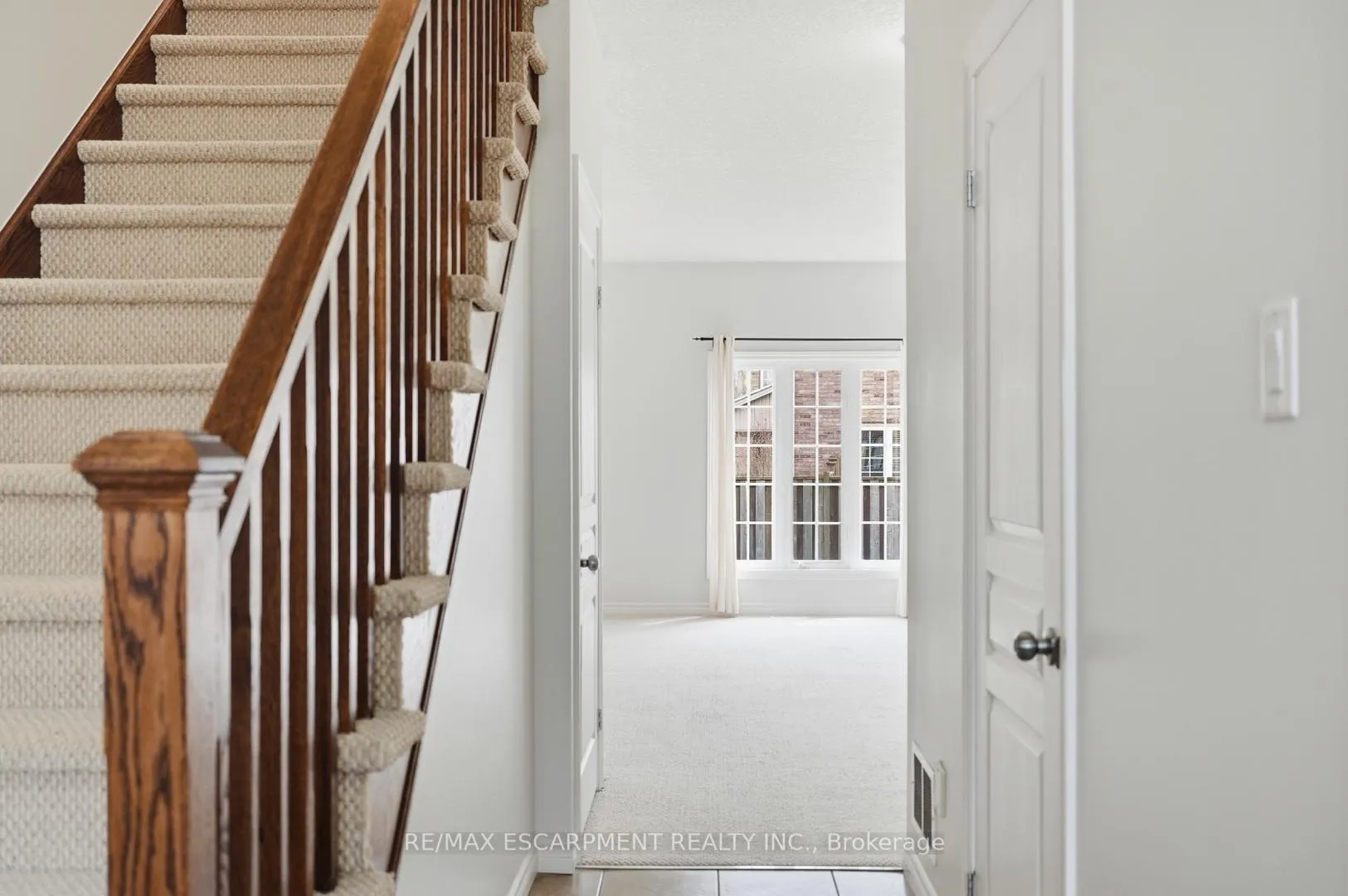Photo 4 of Unit 35, 99 Panabaker Drive, Hamilton, Ancaster — HOMEH