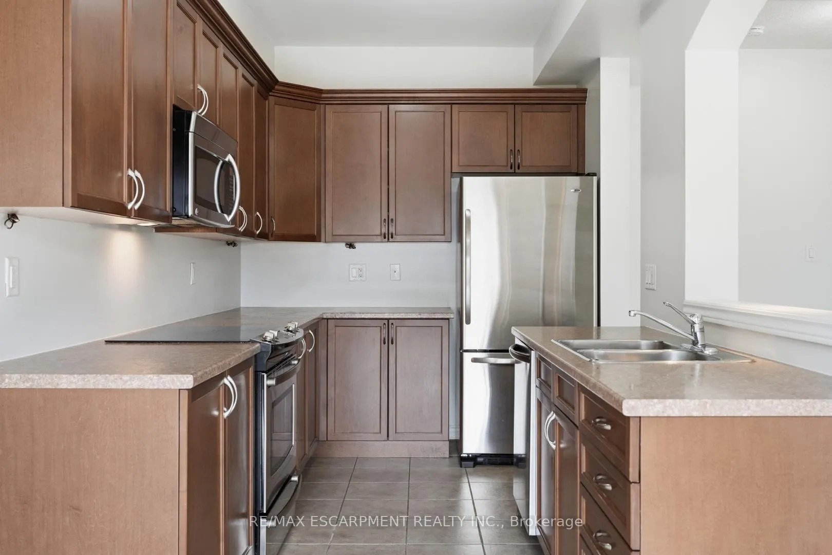Photo 13 of Unit 35, 99 Panabaker Drive, Hamilton, Ancaster — HOMEH