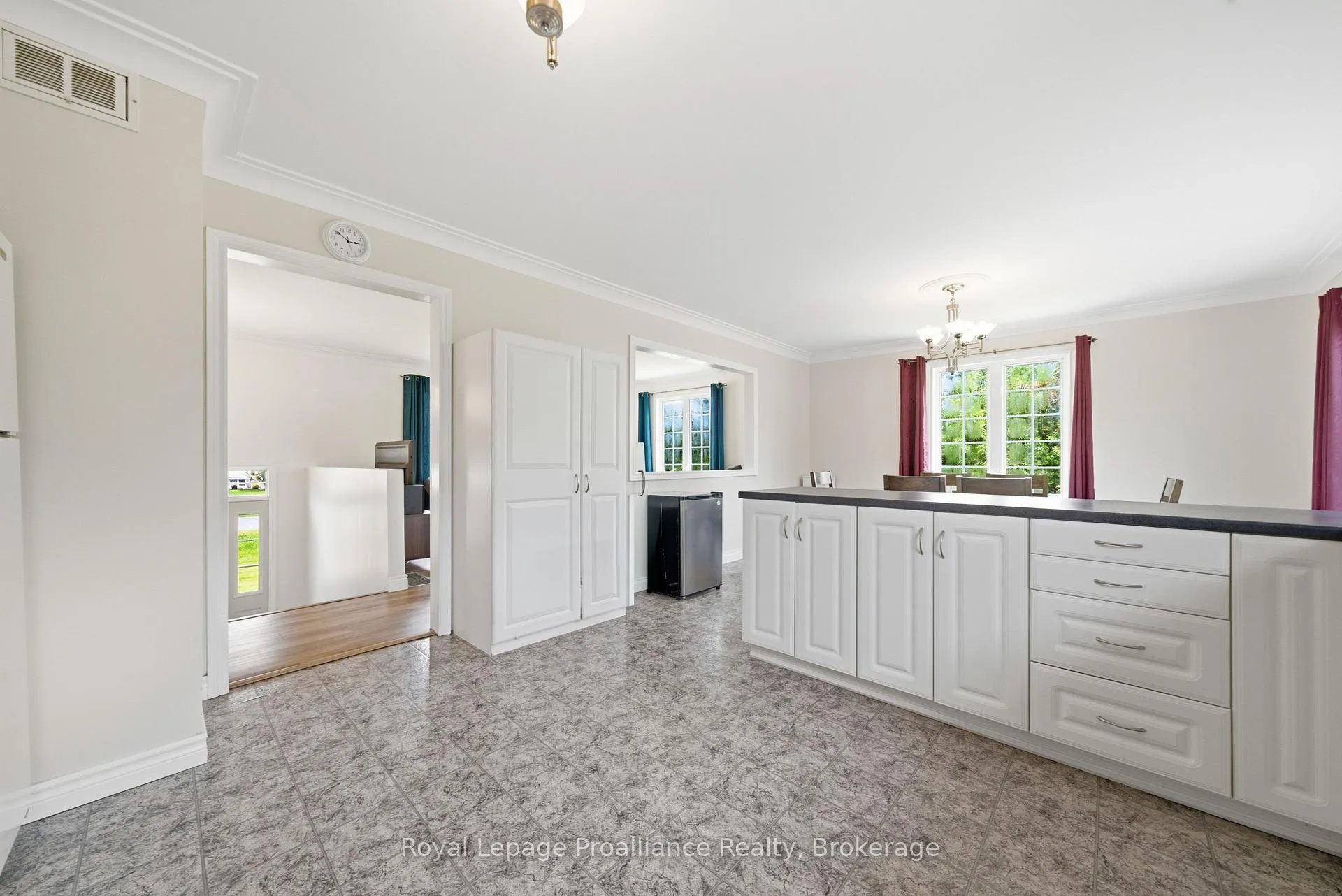 Photo 8 of 727 Mitchell Road, Belleville, Belleville Ward — HOMEH