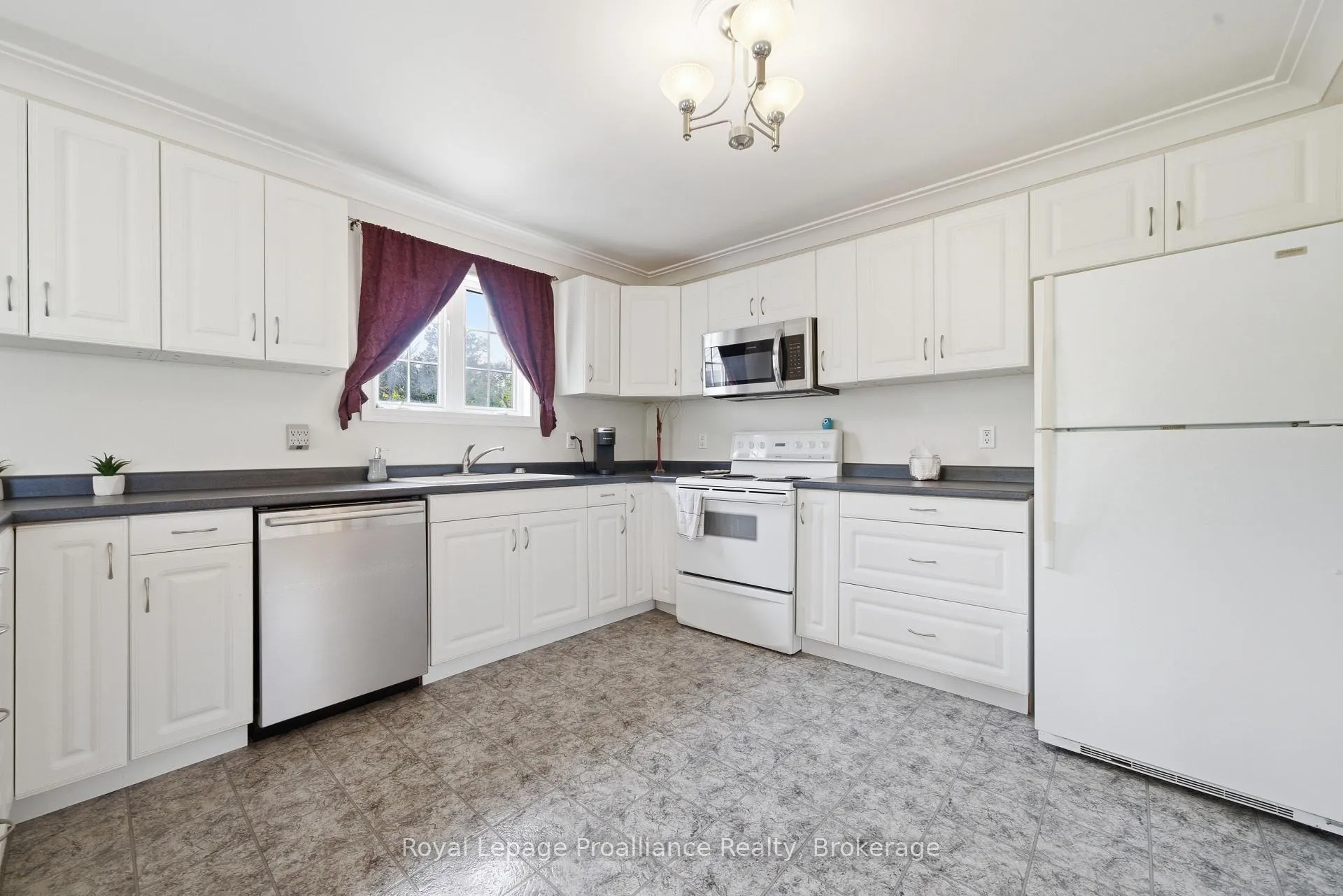 Photo 9 of 727 Mitchell Road, Belleville, Belleville Ward — HOMEH