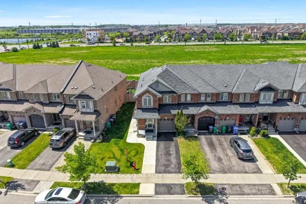 Photo 6 of 100 Tomabrook Crescent, Brampton, Sandringham-Wellington — HOMEH