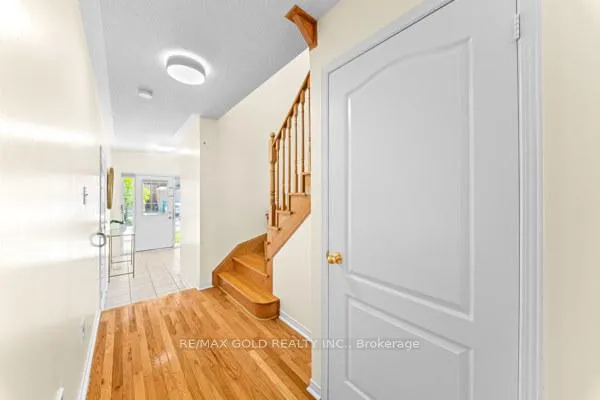 Photo 10 of 100 Tomabrook Crescent, Brampton, Sandringham-Wellington — HOMEH