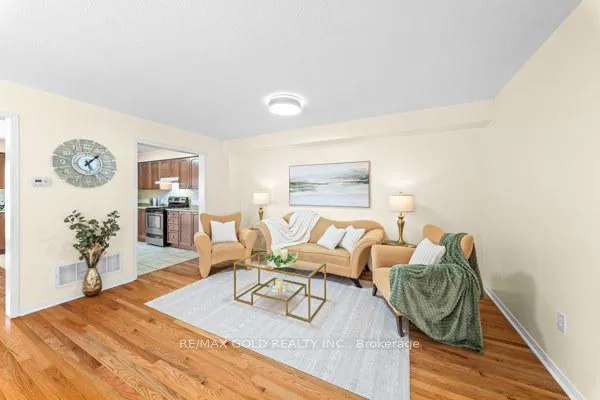 Photo 12 of 100 Tomabrook Crescent, Brampton, Sandringham-Wellington — HOMEH