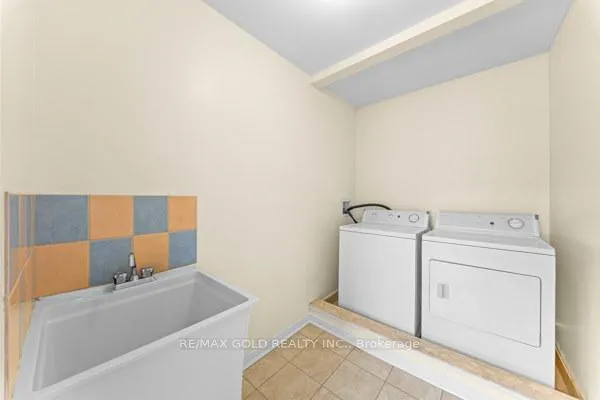 Photo 36 of 100 Tomabrook Crescent, Brampton, Sandringham-Wellington — HOMEH