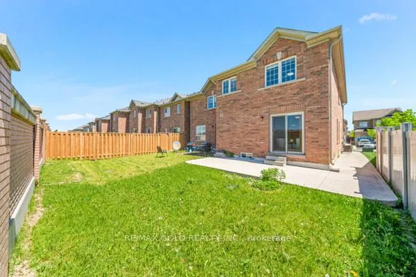 Photo 38 of 100 Tomabrook Crescent, Brampton, Sandringham-Wellington — HOMEH
