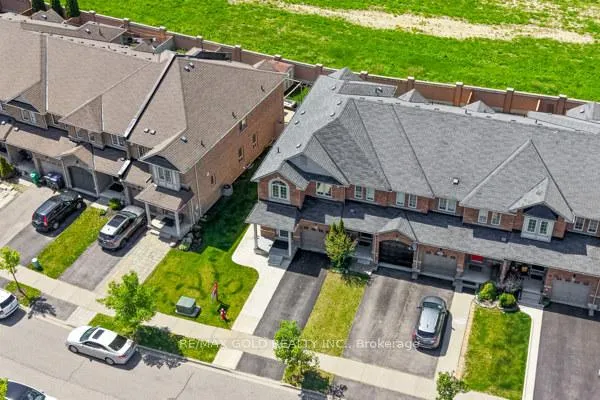 Photo 40 of 100 Tomabrook Crescent, Brampton, Sandringham-Wellington — HOMEH