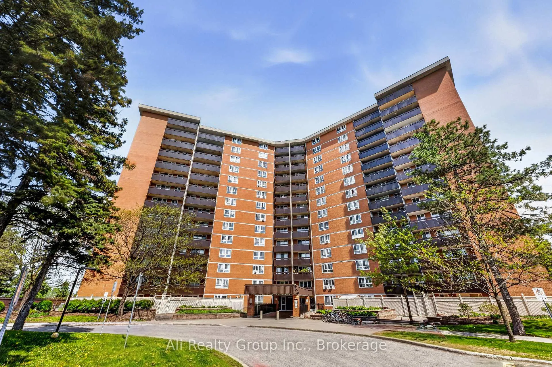 Photo 1 of Unit 1218, 2020 Jasmine Crescent, Ottawa, Beacon Hill South — HOMEH