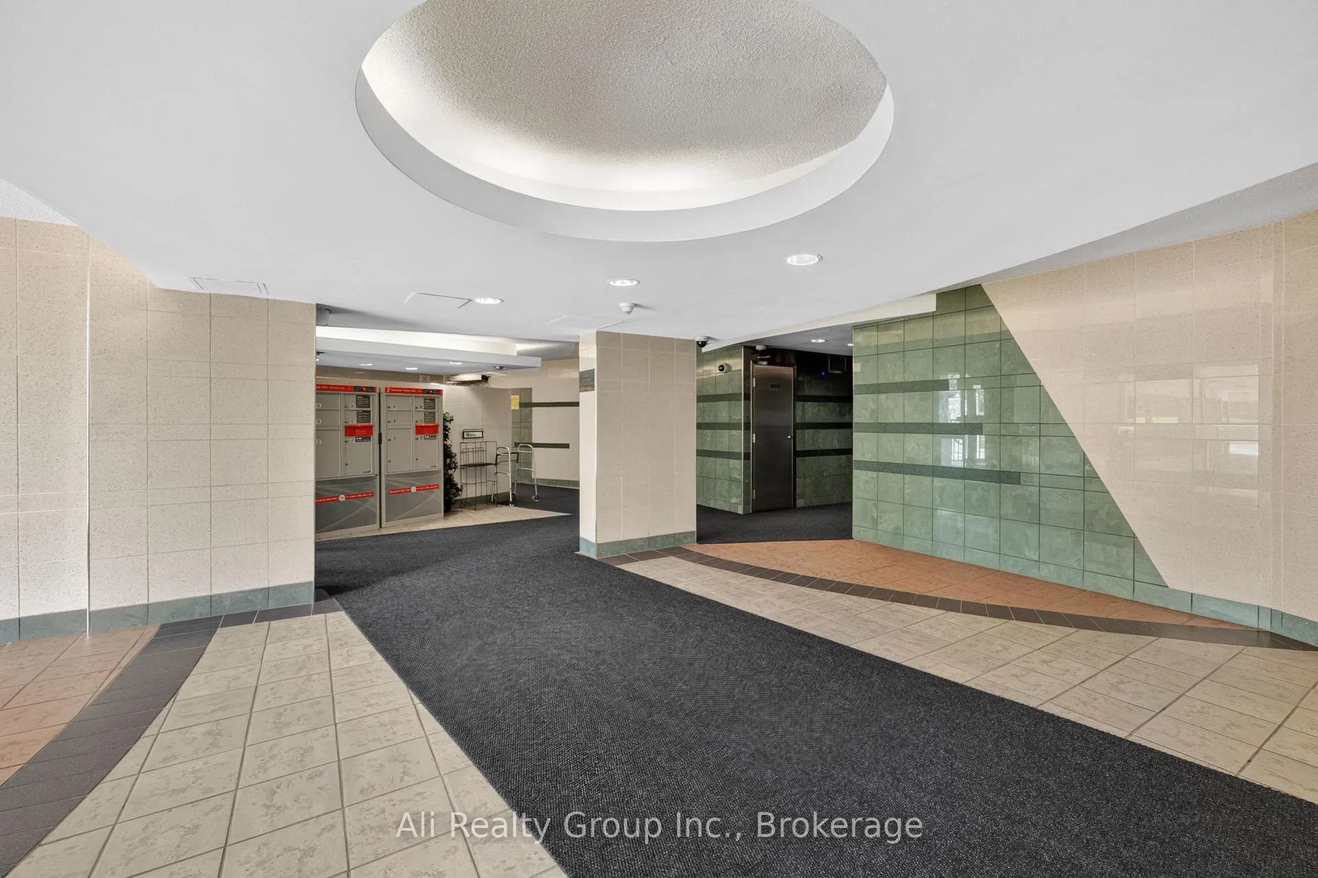 Photo 4 of Unit 1218, 2020 Jasmine Crescent, Ottawa, Beacon Hill South — HOMEH