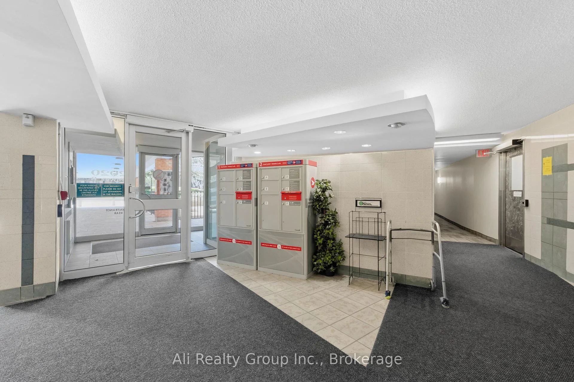 Photo 5 of Unit 1218, 2020 Jasmine Crescent, Ottawa, Beacon Hill South — HOMEH