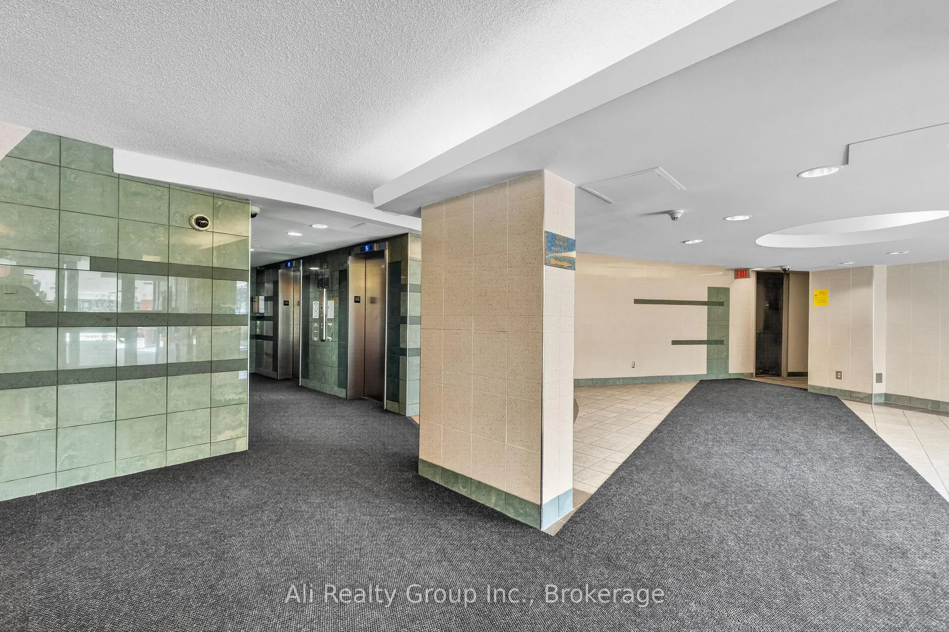 Photo 6 of Unit 1218, 2020 Jasmine Crescent, Ottawa, Beacon Hill South — HOMEH