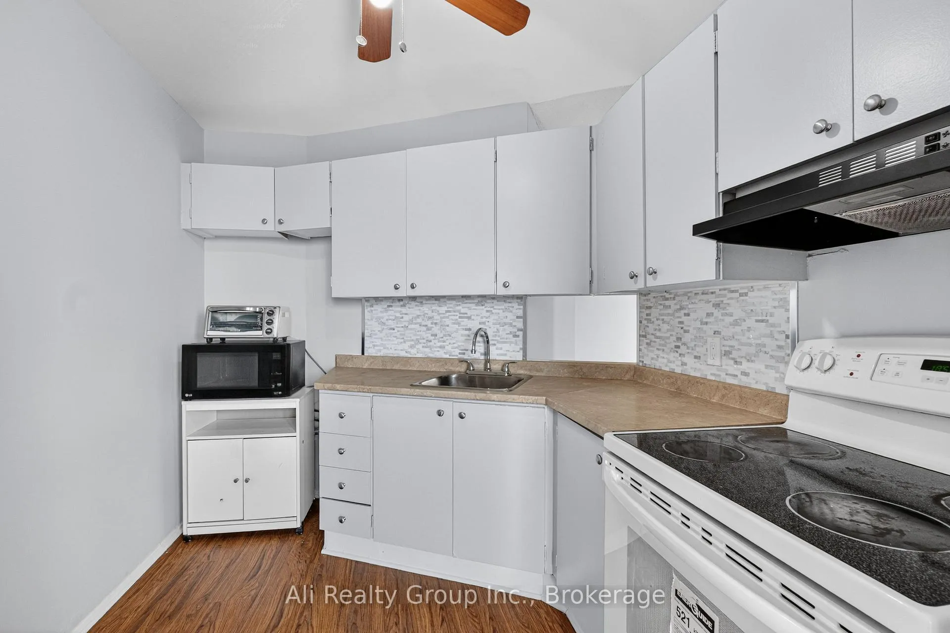 Photo 17 of Unit 1218, 2020 Jasmine Crescent, Ottawa, Beacon Hill South — HOMEH