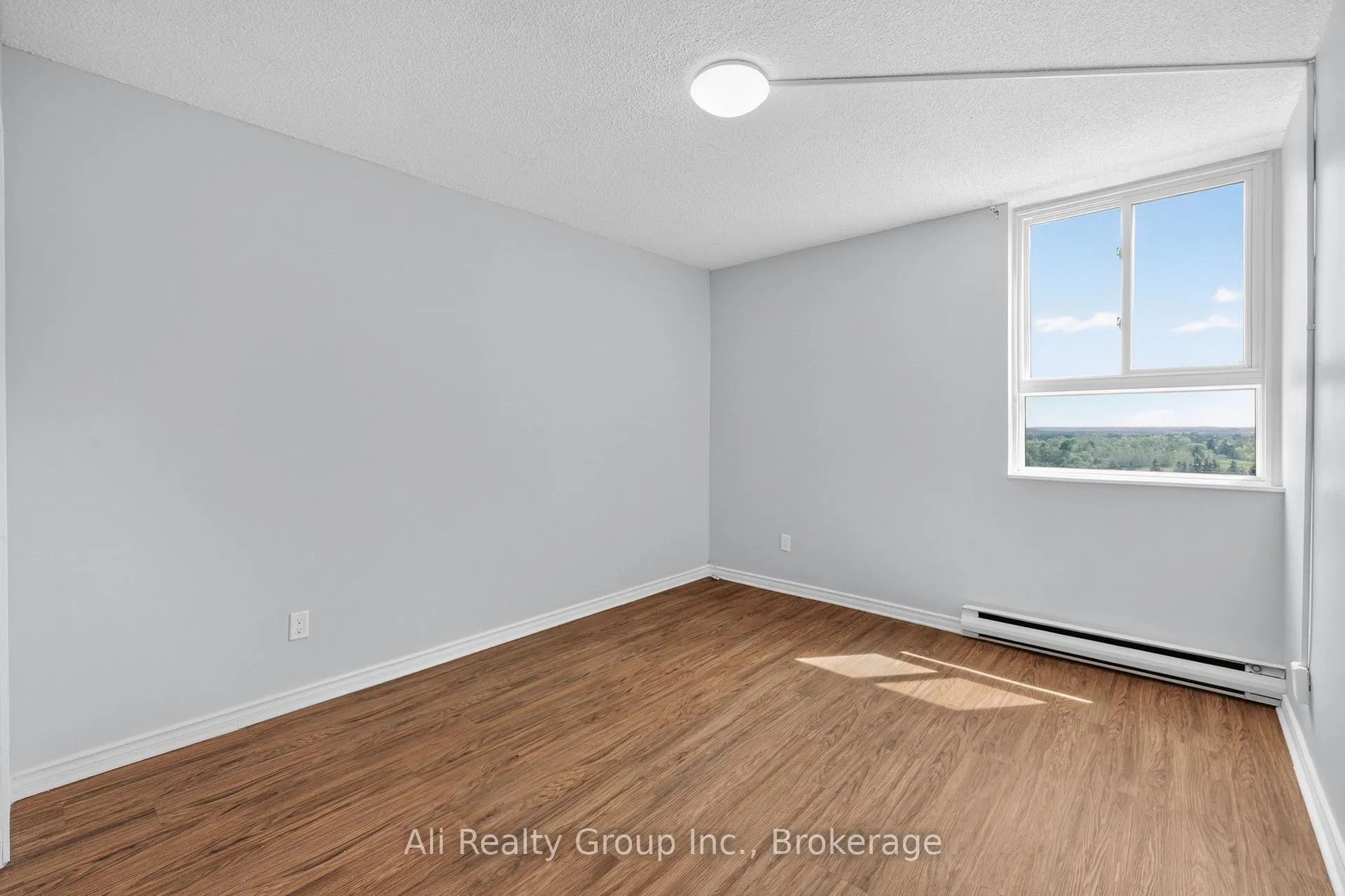 Photo 24 of Unit 1218, 2020 Jasmine Crescent, Ottawa, Beacon Hill South — HOMEH