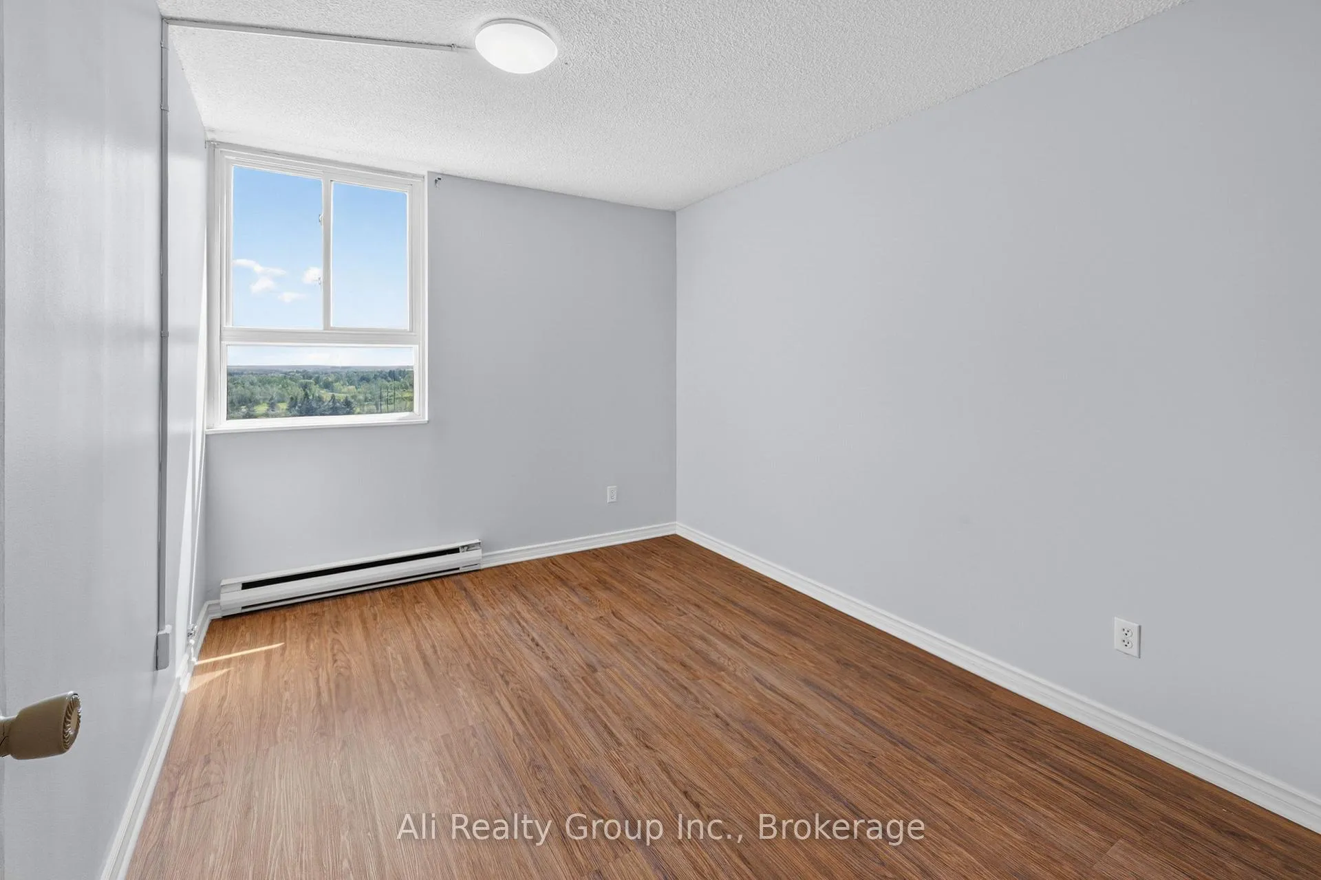 Photo 28 of Unit 1218, 2020 Jasmine Crescent, Ottawa, Beacon Hill South — HOMEH