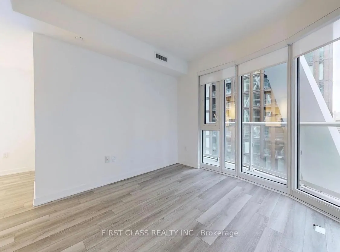 Photo 12 of Unit 2512, 230 Simcoe Street, Toronto, Kensington-Chinatown — HOMEH